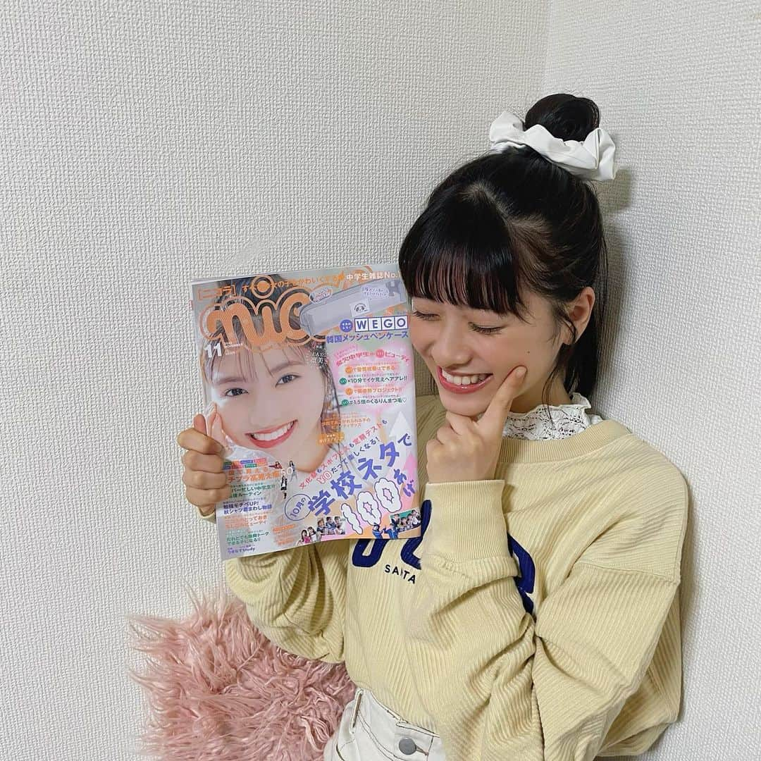 凛美さんのインスタグラム写真 - (凛美Instagram)「◡̈ ⁡ 今日発売のニコラ11月号で ピン表紙を飾らせていただきました🎉 ⁡ 念願の笑顔で、大好きなオレンジで、 ハッピー感満載の表紙をお届けすることができて すごく嬉しいです🥲 ⁡ ⁡ そして、巻頭でピン企画も...✨ ⁡ よく聞く文だと思われるかもしれませんが、 本当にみなさんがいたからできたことです。 みなさんが叶えさせてくれたピン表紙とピン企画。 文章で伝えられないくらい感謝の気持ちでいっぱいです ⁡ 長く待たせてしまってごめんなさい 悔しい思いもたくさんさせてしまったと思います。 それでも私がしゅーんってなっちゃう時も 常に味方でいてくれて、応援してくれて、 本当に、本当に、ありがとうございます ⁡ いつもみなさんのおかげで頑張れました。 ⁡ ⁡ ⁡ 長くなっちゃいそうなので、 続きはオフショットと一緒に出しますね♡ ⁡ ⁡ ⁡ 今月号は一気に秋~な雰囲気です！ 秋は1番好きな季節だからそれもまた嬉しくて...🥰 ⁡ ファッション企画や学校ネタ、 0円ビューティー企画にプチプラ服など、 学生に役立つ情報が盛りだくさんです💖 ⁡ ⁡ ⁡ 今までのニコモのりみを詰め込んだような 大切な大切な号です。 ぜひゲットしてください☺︎ ⁡ #nicola#ニコラ#ニコラ11月号#ニコラ11月号発売中#ニコラモデル#ニコモ#凛美」9月30日 22時04分 - rimi_kenon_official