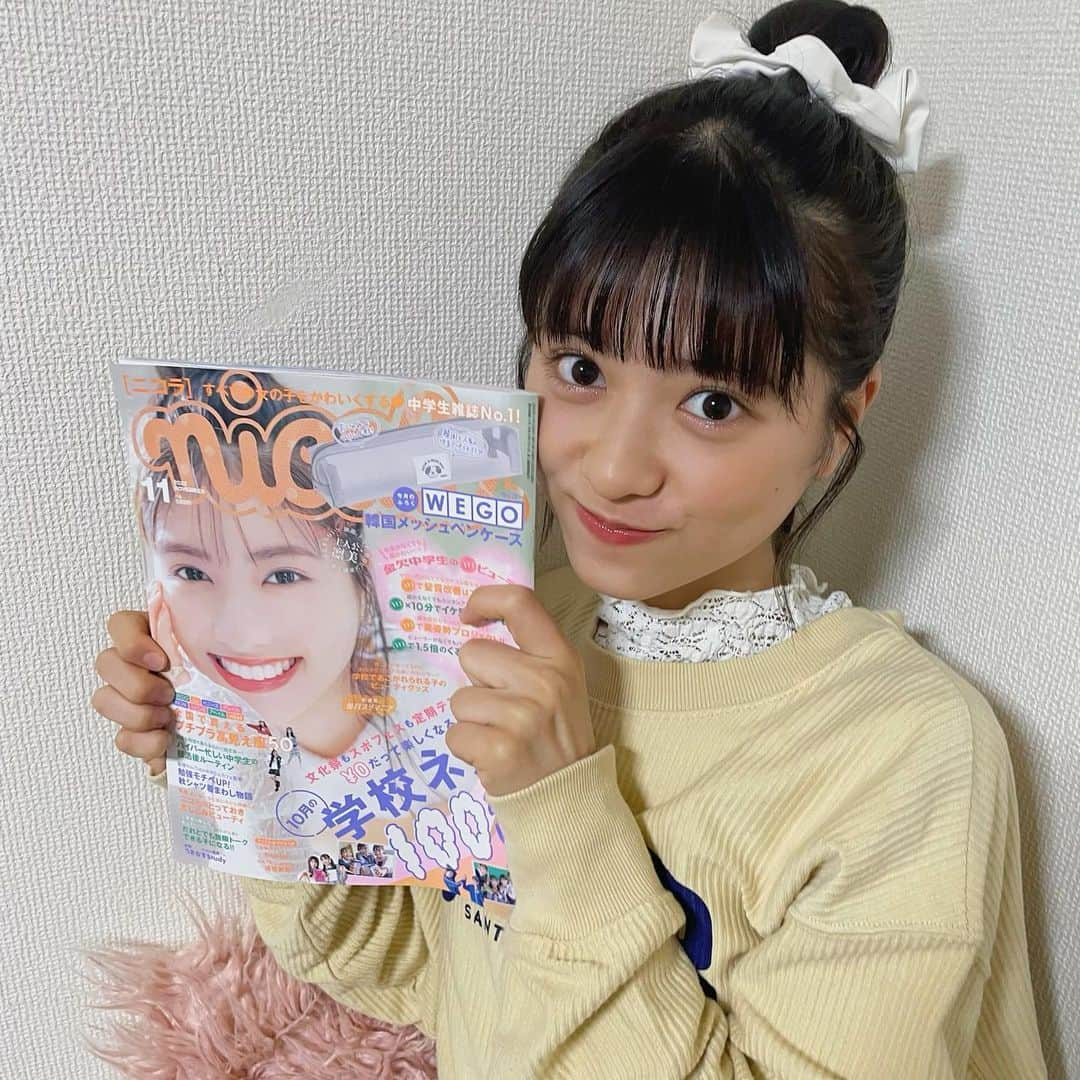 凛美さんのインスタグラム写真 - (凛美Instagram)「◡̈ ⁡ 今日発売のニコラ11月号で ピン表紙を飾らせていただきました🎉 ⁡ 念願の笑顔で、大好きなオレンジで、 ハッピー感満載の表紙をお届けすることができて すごく嬉しいです🥲 ⁡ ⁡ そして、巻頭でピン企画も...✨ ⁡ よく聞く文だと思われるかもしれませんが、 本当にみなさんがいたからできたことです。 みなさんが叶えさせてくれたピン表紙とピン企画。 文章で伝えられないくらい感謝の気持ちでいっぱいです ⁡ 長く待たせてしまってごめんなさい 悔しい思いもたくさんさせてしまったと思います。 それでも私がしゅーんってなっちゃう時も 常に味方でいてくれて、応援してくれて、 本当に、本当に、ありがとうございます ⁡ いつもみなさんのおかげで頑張れました。 ⁡ ⁡ ⁡ 長くなっちゃいそうなので、 続きはオフショットと一緒に出しますね♡ ⁡ ⁡ ⁡ 今月号は一気に秋~な雰囲気です！ 秋は1番好きな季節だからそれもまた嬉しくて...🥰 ⁡ ファッション企画や学校ネタ、 0円ビューティー企画にプチプラ服など、 学生に役立つ情報が盛りだくさんです💖 ⁡ ⁡ ⁡ 今までのニコモのりみを詰め込んだような 大切な大切な号です。 ぜひゲットしてください☺︎ ⁡ #nicola#ニコラ#ニコラ11月号#ニコラ11月号発売中#ニコラモデル#ニコモ#凛美」9月30日 22時04分 - rimi_kenon_official