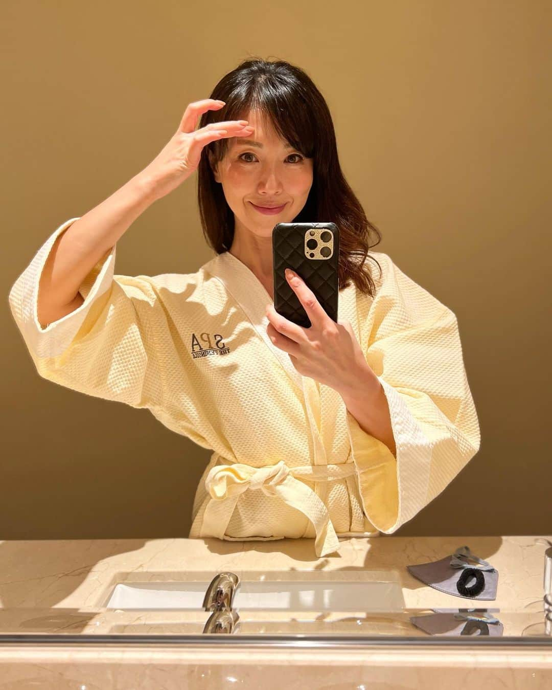 ImotoEtsuyo さんのインスタグラム写真 - (ImotoEtsuyo Instagram)「@thepeninsulatokyo  ・ フェイシャルとボディのトリートメント。 ・ ボディの オイルマッサージ大好き。 最高の癒し #ありがとうございました  ・ ・ #癒し  #トリートメント #スパ #ボディ  #treatment  #アロマ  #フェイシャル #thepeninsulatokyo  #peninsula  #spa  #ザペニンシュラ東京 #ペニンシュラ東京」9月30日 22時57分 - bisuhada