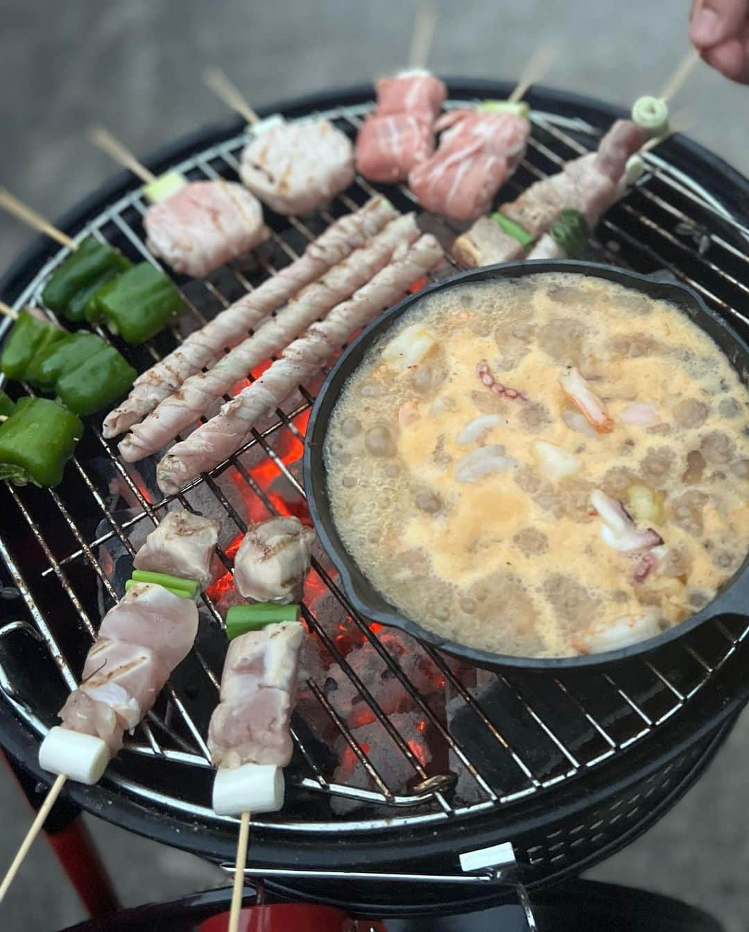 堀えりかさんのインスタグラム写真 - (堀えりかInstagram)「ダレアスタジオBBQ🍖💕 ヒレ肉やばいデカい美味しかった❤️  みんなありがとう〜🙌💓   #ダレアスタジオ #バーベキュー #撮影スタジオ #ヒレ肉 #焼き鳥 #dareastudio #bbq」9月30日 23時38分 - xerikax143