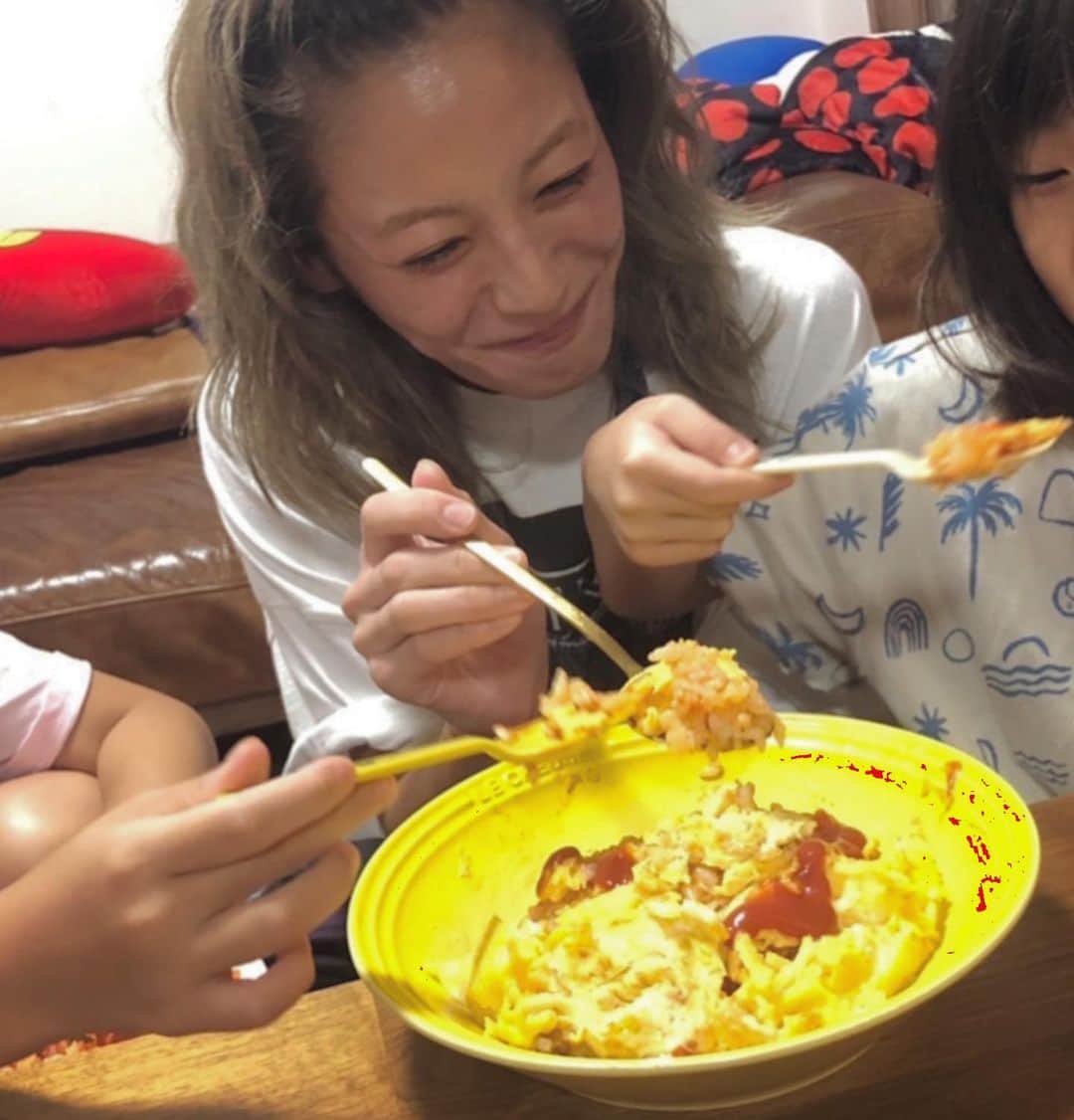 西山茉希さんのインスタグラム写真 - (西山茉希Instagram)「#同じ釜の飯を食う #🌈🍚🌈  『ママ、ポケモンのあのキャラクターに似てるね🙄』  調べたら、 このキャラクターでした。  #母さんはナッシー #心境はフクザツ #🌴  9月のおわり。 10月のはじまり。  🌈🏁🌈」10月1日 12時06分 - maki.nshiyama50