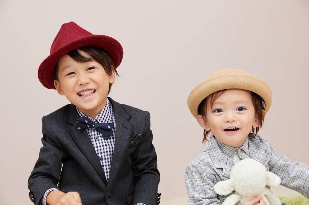 下田美咲さんのインスタグラム写真 - (下田美咲Instagram)「表情豊作すぎな兄弟フォト。 可愛い可愛い愛してる！！！！  #3歳差 #5歳 #1歳7ヶ月 #兄弟」10月1日 15時29分 - shimodamisaki815