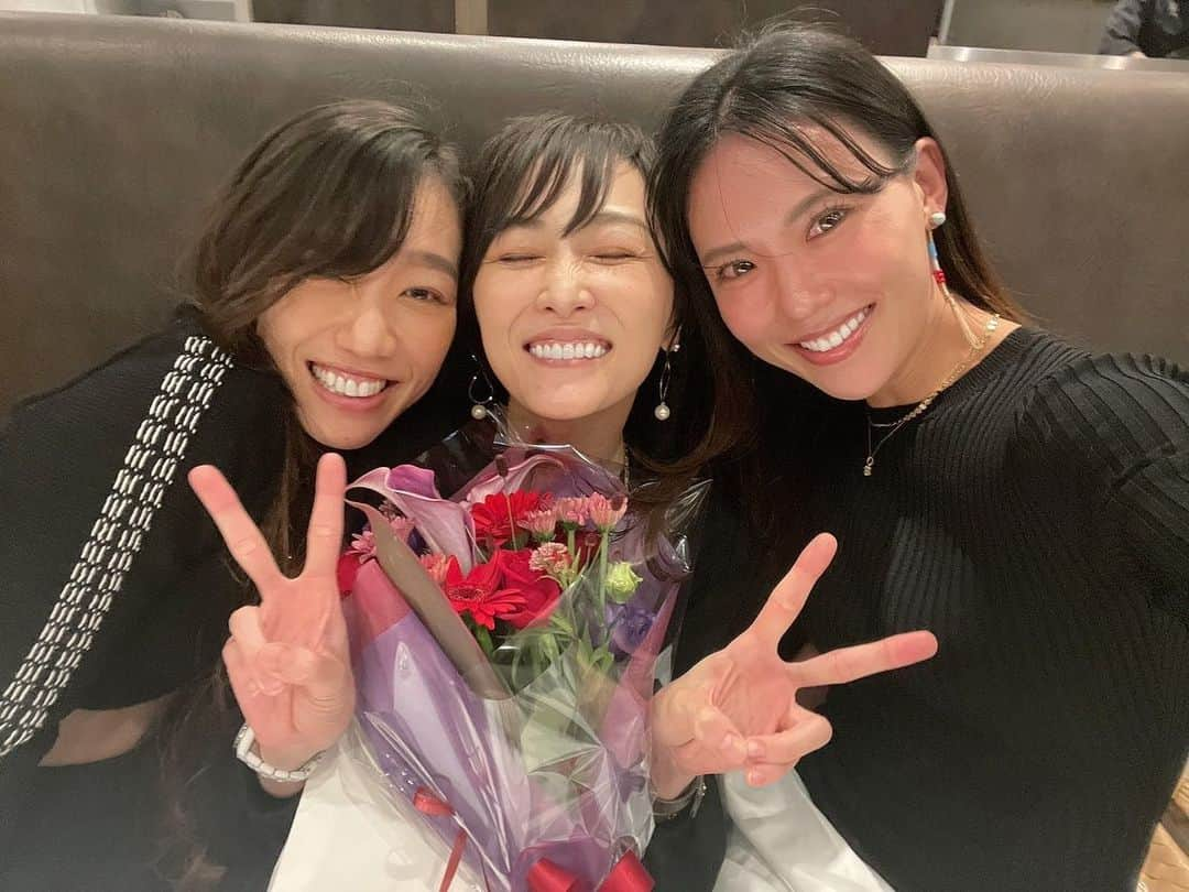 杏さゆりさんのインスタグラム写真 - (杏さゆりInstagram)「🥰🥰🥰誕生日お祝いに素敵なフレンチへ行きました❤️ . 沢山深〜い話出来て癒されました🍀✨ . 最近思う事…相手に使う時間こそが何よりも貴重🥺✨ 時間だけは全ての人に平等だから… そんな時間を共有してくれてありがとお🥰🥰🥰 . #ドレスコードは黒 #dresscodeblack  #杏さゆり　#SayuriAnzu」10月1日 16時49分 - anzu_sayuri_official