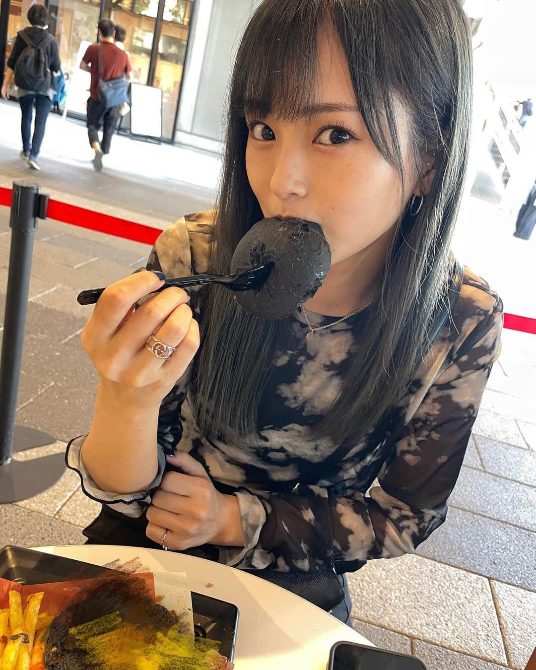 山本彩さんのインスタグラム写真 - (山本彩Instagram)「姉と【APEX LEGENDS™ × FIGHT OR FRIGHT HALLOWEEN CAFE】からの 東京スカイツリー行ってきました🌼 ⁡ メニューとかグッズとか 可愛くていっぱい写真撮ってしまった☺️🫶 ⁡ 8年振りくらいのスカイツリーは 展望台に行くまでのエレベーターが何よりも怖かったけど お天気も良くて景色がめちゃくちゃ綺麗かた〜☺️✨ ⁡ 帰りは2人仲良く電車を間違えましたとさ😉  #apexlegends #コラボカフェ #ソラマチ #ツリービレッジ  #東京スカイツリー」10月1日 17時21分 - sayaka__714