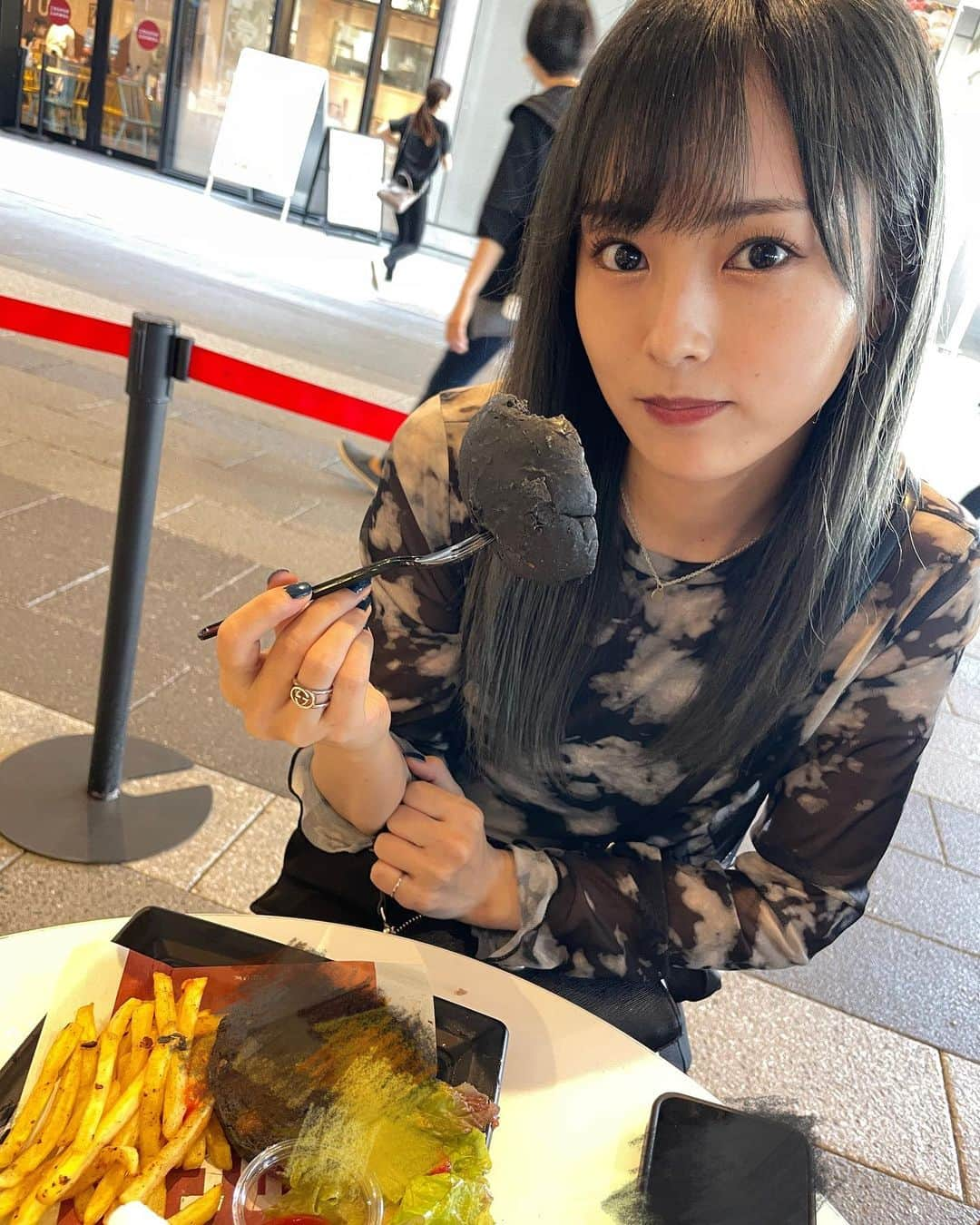 山本彩さんのインスタグラム写真 - (山本彩Instagram)「姉と【APEX LEGENDS™ × FIGHT OR FRIGHT HALLOWEEN CAFE】からの 東京スカイツリー行ってきました🌼 ⁡ メニューとかグッズとか 可愛くていっぱい写真撮ってしまった☺️🫶 ⁡ 8年振りくらいのスカイツリーは 展望台に行くまでのエレベーターが何よりも怖かったけど お天気も良くて景色がめちゃくちゃ綺麗かた〜☺️✨ ⁡ 帰りは2人仲良く電車を間違えましたとさ😉  #apexlegends #コラボカフェ #ソラマチ #ツリービレッジ  #東京スカイツリー」10月1日 17時21分 - sayaka__714