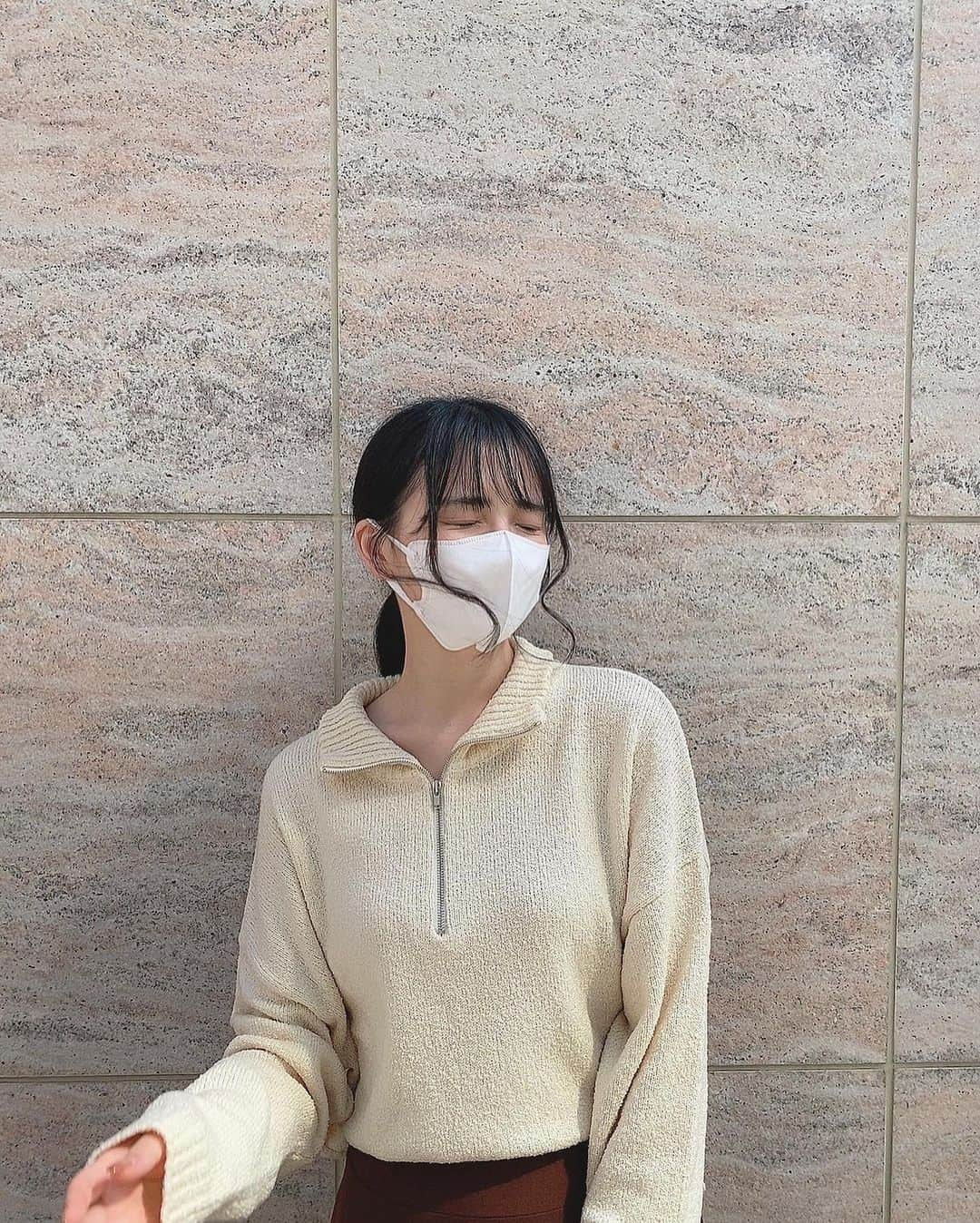 大園桃子さんのインスタグラム写真 - (大園桃子Instagram)「⁡ ⁡ まだ暑いけど、zip knitこれから沢山使えそう🐈🍂 ⁡」10月1日 19時54分 - o.momoko_official