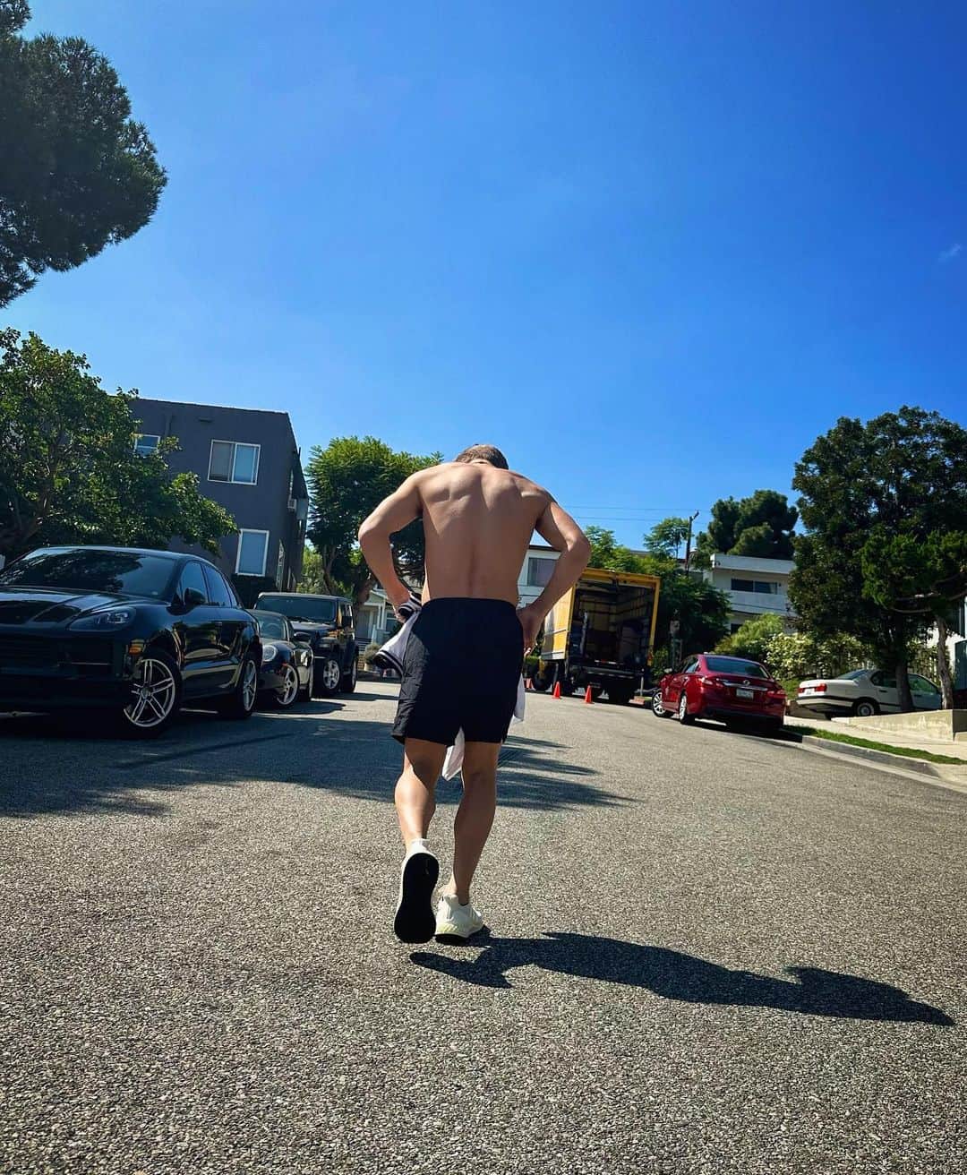 武尊さんのインスタグラム写真 - (武尊Instagram)「Morning run🏃‍♂️🇺🇸 だいぶ膝曲がるようになってきた🦵 11.6に向けて一歩ずつ。」10月2日 7時07分 - k1takeru