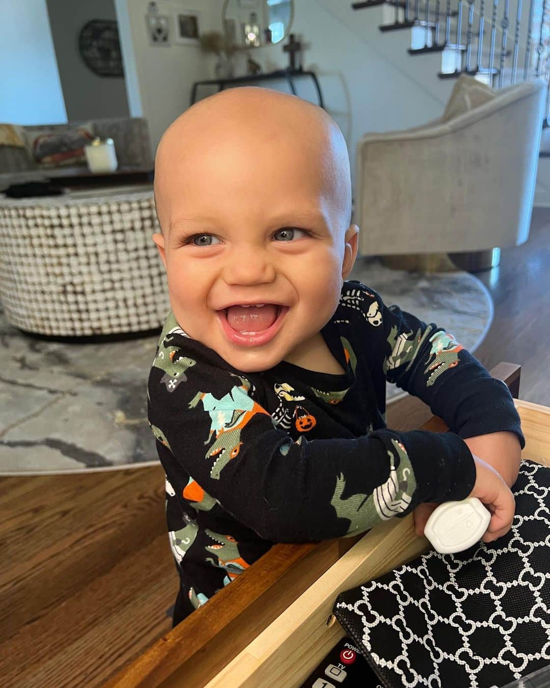 Tianna Gregoryさんのインスタグラム写真 - (Tianna GregoryInstagram)「My silly chunk is 10 months walking and has 4 teeth」10月2日 7時08分 - tiannag