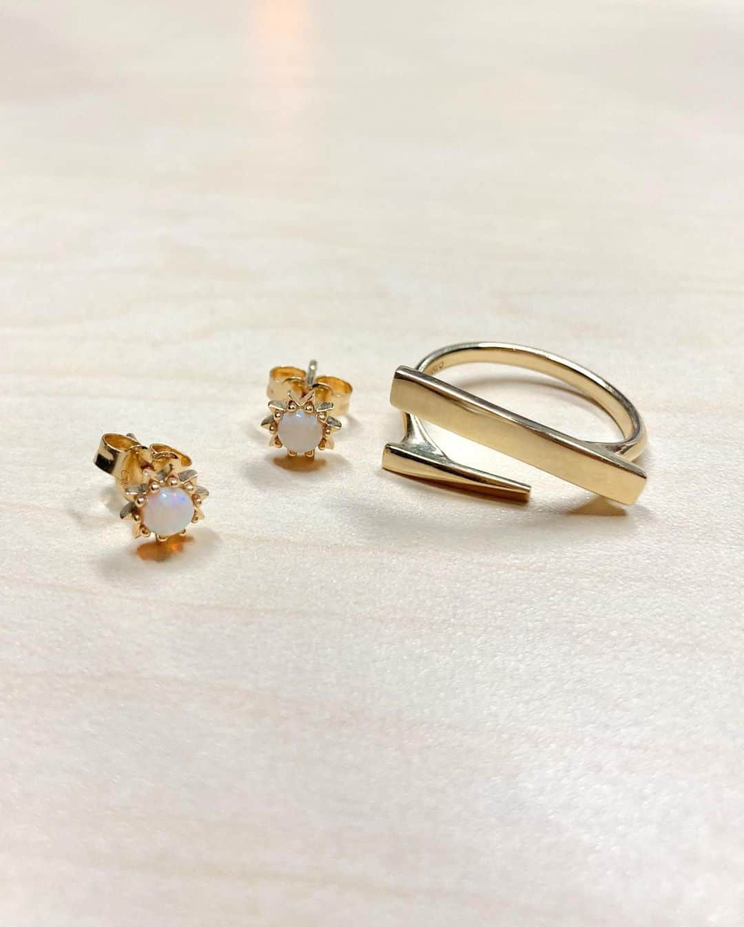 野村真季さんのインスタグラム写真 - (野村真季Instagram)「ANNニュース着用衣装  9/28 午後ニュース ジャケット・ブラウス・パンツ @newyorker.since1964  ピアス・リング @starjewelry_press   10/1 朝ニュース/昼ニュース ブラウス・パンツ @paulstuartjapan  ピアス @starjewelry_press   #テレビ朝日 #アナウンサー #アナウンサー衣装 #ootd #40代コーデ #40代ファッション #50代ファッション #大人コーデ #大人ファッション #パンツ #ジャケット #野村真季」10月2日 16時22分 - masaki__nomura
