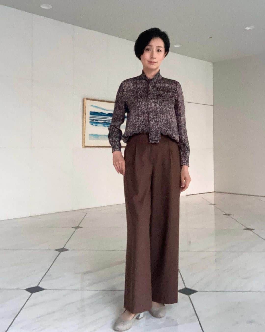 野村真季さんのインスタグラム写真 - (野村真季Instagram)「ANNニュース着用衣装  9/28 午後ニュース ジャケット・ブラウス・パンツ @newyorker.since1964  ピアス・リング @starjewelry_press   10/1 朝ニュース/昼ニュース ブラウス・パンツ @paulstuartjapan  ピアス @starjewelry_press   #テレビ朝日 #アナウンサー #アナウンサー衣装 #ootd #40代コーデ #40代ファッション #50代ファッション #大人コーデ #大人ファッション #パンツ #ジャケット #野村真季」10月2日 16時22分 - masaki__nomura