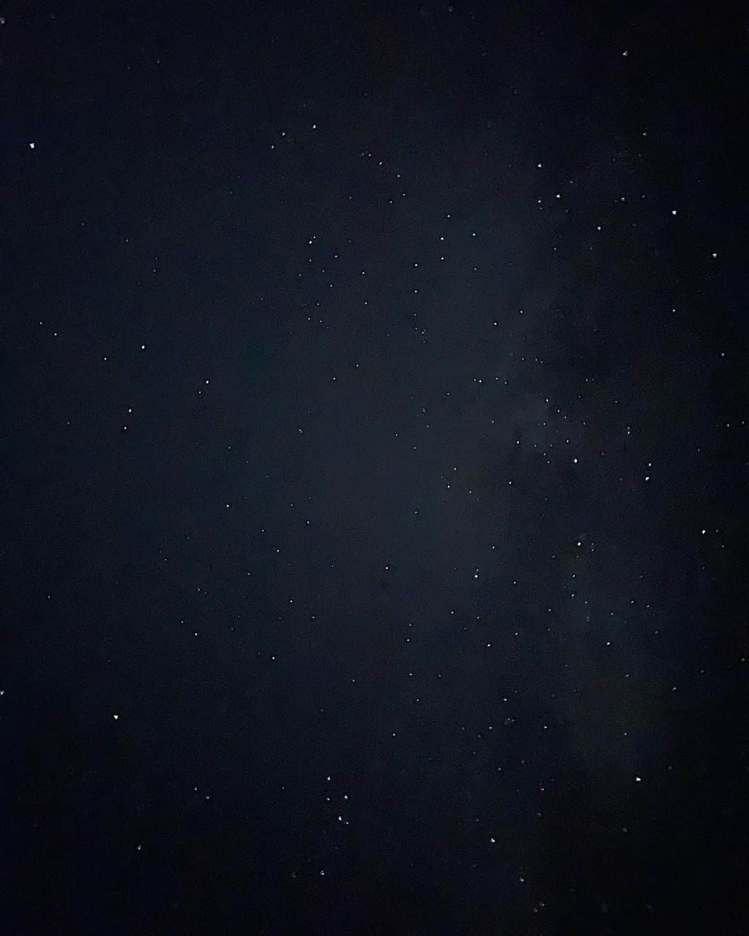 やしろななさんのインスタグラム写真 - (やしろななInstagram)「空を飛びました☁️🕊🤍  サンセットは綺麗すぎて 夜は久しぶりすぎる星空を見れたの🌃☺️」10月2日 20時02分 - 8467_0