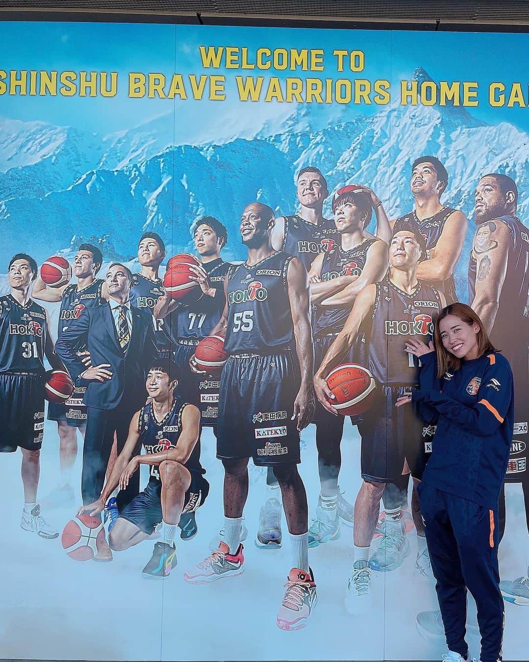 三谷沙也加さんのインスタグラム写真 - (三谷沙也加Instagram)「⁡ ⁡ ⁡ ・ 今日は、なんとっ！！！！ ⁡ Bリーグの応援に レディース選手みんなで行ってきました❤️‍🔥 ⁡ 信州ブレイブウォーリアーズのみなさん めちゃくちゃカッコ良かったです🥺❤️ ⁡ 本当にお疲れ様でした☺️ 勝利おめでとうございます🏀❤️‍🔥❤️‍🔥❤️‍🔥 ⁡ ⁡ そして、 ハーフタイムの時間で 私たちの開幕戦の告知をさせてもらいました！ ⁡ ⁡ 代表で挨拶させてもらったけど 緊張して噛まないかずっと心配でした。笑 ⁡ ⁡ 是非、バスケ🏀もサッカー⚽️も 大好きになって下さい😘　 ⁡ ⁡ たくさんの方にスポーツの良さを 知ってもらいたいなーーー🤍🤍🤍 ⁡ ⁡ ⁡ #WEリーグ#nagano #acnpladies #パルセイロレディース#7#三谷沙也加 #Bリーグ#開幕節#応援#信州#長野市 #信州ブレイブウォーリアーズ #めちゃくちゃカッコ良かったです #試合前の演出から釘付けになってしまいました🥺 #手拍子し過ぎて手が赤くなってた #スポーツってやっぱ最高❤️‍🔥❤️‍🔥❤️‍🔥 #また応援行きたいな😊 #パネルがあって記念にパシャリ📸」10月2日 22時49分 - sayaka_mitani7