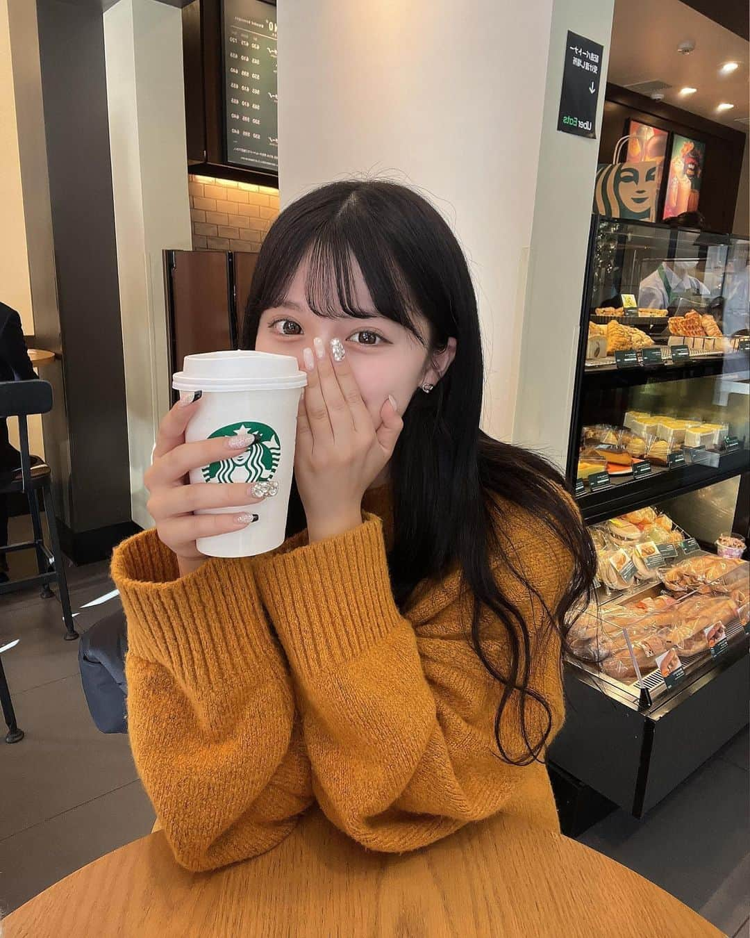 美女美容事情さんのインスタグラム写真 - (美女美容事情Instagram)「《秋コーデでお出掛け🍁🧡》⁠ *⠀⠀⠀⠀⠀⠀⁠⠀⁠⠀⁠⠀⁠⠀⁠ 今回ご紹介させて頂きますのは!!👀❤️⁠⠀⁠⠀⁠⠀⁠⠀⁠ 深結さん<@__ange02> の素敵なお写真📸⠀⁠⠀⁠⠀⁠ *⠀⁠ 黒髪ヘアが綺麗でかわいいですね😆💓 こんな美人さんとカフェデートしたいですね🥤💖⠀⠀⠀ *⠀⁠⠀⁠⠀⁠⠀⁠⠀⁠ 深結さん<@__ange02> 素敵な投稿をありがとうございました☺️📸✨⠀⁠ 深結さんのアカウントには他にも素晴らしい投稿が沢山ありますので是非覗いてみてくださいね💁‍♀️💙⁠ ⁠ ⠀⠀⁠⠀⁠⠀⁠⠀⁠ △▼△▼△▼△▼△▼△▼△▼△▼△▼ ⁠⠀⁠⠀⁠⠀⁠ ❤️🧡💛「ビジョビ (美女美容事情)」💚💙💜⠀⠀⠀⠀⠀⠀⠀⠀⠀⠀⠀⠀⠀⠀⁠⠀⁠⠀⁠⠀⁠⠀⁠⠀⁠ 👇掲載ご希望の方は👇⠀⠀⠀⠀⠀⠀⠀⠀⠀⠀⠀⠀⠀⠀⠀⁠⠀⁠⠀⁠⠀⁠⠀⁠⠀⁠ @b_b_j.jタグ付けと🖤 #ビジョビ ⁠⠀⁠ 🖤タグ付けお願いします⠀⠀⠀⠀⠀⠀⠀⠀⠀⠀⠀⠀⠀⠀⠀⁠⠀⁠⠀⁠⠀⁠⠀⁠⠀⁠ △▼△▼△▼△▼△▼△▼△▼△▼△▼ ⁠⠀⁠ #美女#美人#カフェ#秋コーデ #黒髪美女#清楚#ネイル女子 #インスタ美女#インスタ美人」10月3日 18時05分 - b_b_j.j