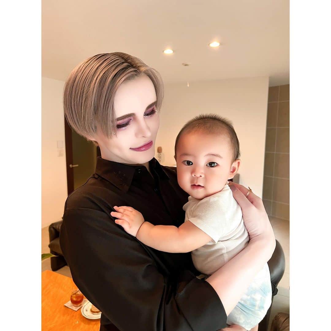 Matt（マット）さんのインスタグラム写真 - (Matt（マット）Instagram)「・ もうすくで6ヶ月だね👶🏻 すくすく育ってます💖 ...