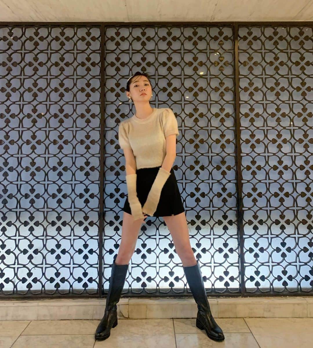 高井真菜さんのインスタグラム写真 - (高井真菜Instagram)「🤍 @haru_1111   久しぶりに短いスカートを履きました。」10月4日 18時18分 - mana_takai