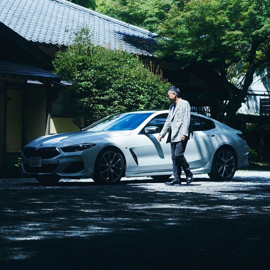 BMW Japanさんのインスタグラム写真 - (BMW JapanInstagram)「THE 8のオーナー・髙尾司郎さんが、建築とクルマの美を巡る、箱根の旅へ。  そこには、建築物とTHE 8が織りなす、美しい時間が流れていた。  詳細は @bmwjapan アカウントトップのURLからチェック。  #BMW #駆けぬける歓び #BMWJapan #BMWM850i #THE8 #bmwlife #bmwのある生活 #luxury #hakoneretreatvilla1f #hakoneretreat #箱根リトリート」10月4日 18時30分 - bmwjapan