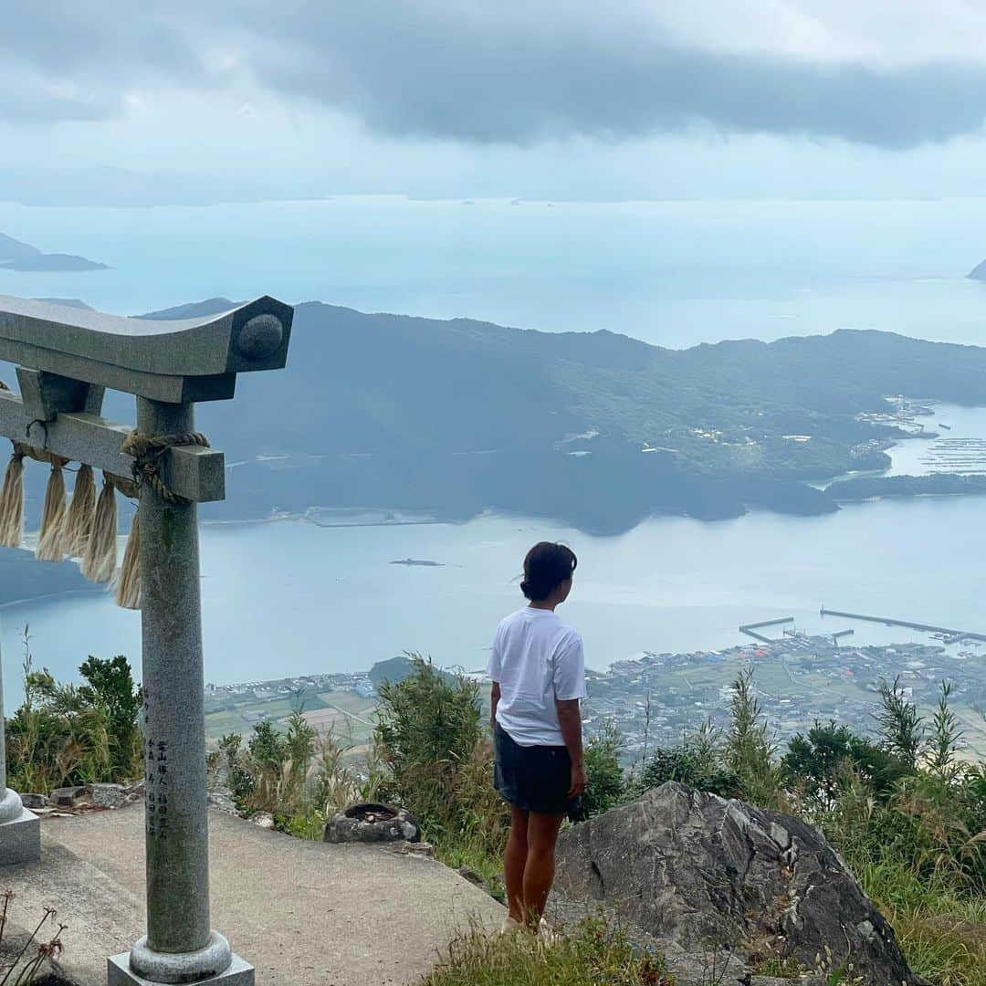 田中律子さんのインスタグラム写真 - (田中律子Instagram)「TOKAIケーブルネットワーク 『田中律子のあなたと旅するSUP』🏄‍♀️🌞🌈 熊本天草ロケーー✨  世界遺産の崎津天主堂⛪️に行って、天草で1番標高の高い倉岳の倉岳神社⛩から海を見下ろして、天草5橋の海でSUPして、天草を大満喫ーー❕移動時間はハンパなかったけど、なかなか行けないところに行かせていただきましたーーー🤩どこも素晴らしい景色でした🤍お世話になったみなさま、ありがとうございました🙏🙏🙏放送はまたお知らせします📺  #tokaiケーブルネットワーク  #田中律子のあなたと旅するsup  #旅sup  #sup #天草  #天草5橋クルージング  #崎津天主堂  #倉岳神社」10月4日 20時56分 - ri2kotanaka