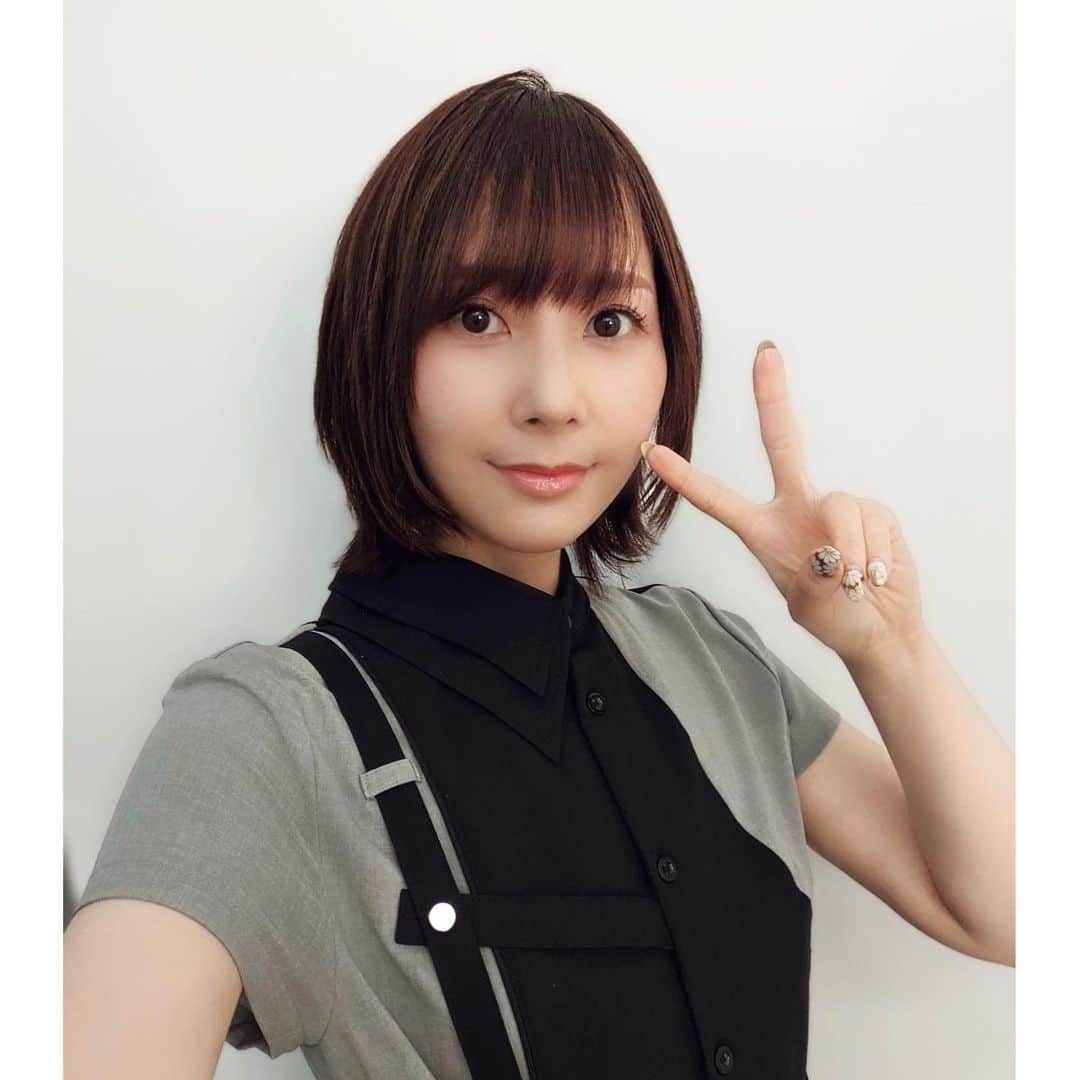 種田梨沙さんのインスタグラム写真 - (種田梨沙Instagram)「🧟  9月２８日発売！  「ゾンビランドサガリベンジ フランシュシュ The Best Revenge」  ゾンビランドサガ好きの皆さん もう聞いてくれましたか？  昨年のライブからなんと約一年… 新曲3曲を追加して久々に動き出しました✨  ベストアルバムでゾンビランドサガリベンジの楽曲を じっくり聴き直せるのも嬉しいのですが  こうして新たな展開があると メンバーやスタッフさんに沢山会えるので それもめちゃくちゃ嬉しいです♡  今回は全員揃っての取材は叶わなかったのですが！ またいつか全員で集まれる機会も 絶対あると信じて楽しみにしています♪  アルバムには 愛ちゃんの初センター曲も収録されていますし 特典でしか聞けなかった楽曲や サウンドトラックと挿入歌もあるので  ぜひ、今月10月に幕張メッセで開催予定の ３Ｄライブに向けて改めて フランシュシュの曲を聴き込んでくださいね！  #ゾンビランドサガ #ゾンビランドサガリベンジ #永遠不滅 #フランシュシュ #お前もすでにフランシュシュ #本渡楓 #田野アサミ #河瀬茉希 #衣川里佳 #田中美海」10月4日 22時07分 - tane_da_dayo