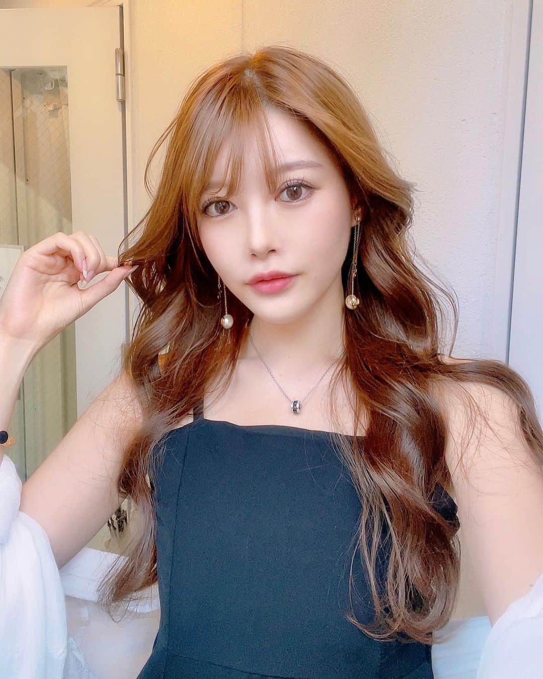相沢みなみさんのインスタグラム写真 - (相沢みなみInstagram)「here's my NEW HAIR COLOR🤎🍂 . #渋谷 #lwis #ヘア #ヘアケア  #shibuya #hairsalon #haircare  . #相沢みなみ」10月5日 16時21分 - epoint2016