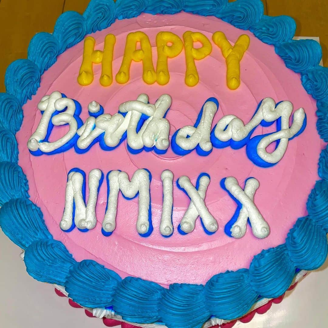 NMIXXさんのインスタグラム写真 - (NMIXXInstagram)「COOL한 기록_🍀🌈☁️  #NMIXX #엔믹스 #해원 #HAEWON #행스타그램 #DICE #COOL(your_rainbow)」10月5日 18時18分 - nmixx_official