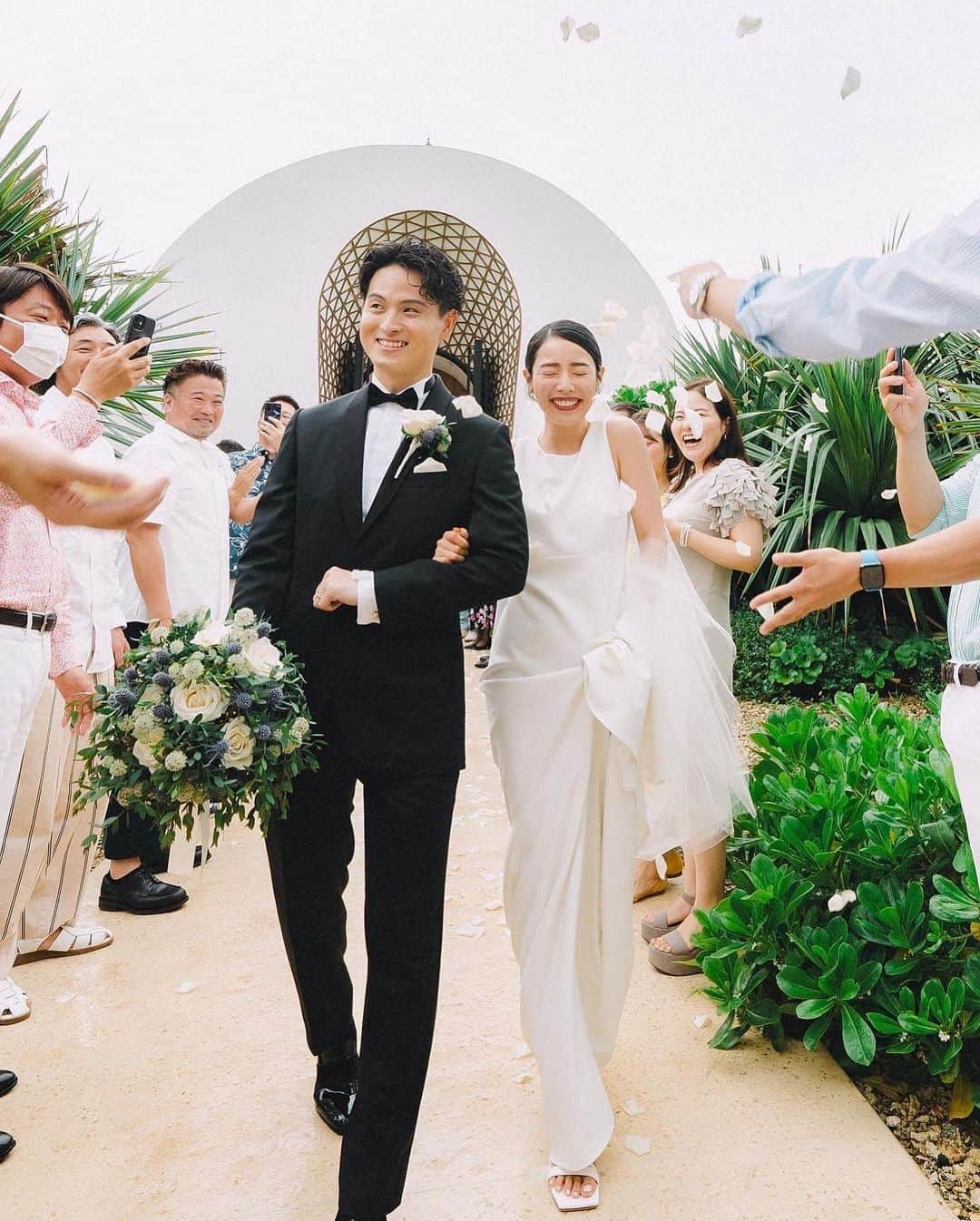 松山かなこさんのインスタグラム写真 - (松山かなこInstagram)「結婚式色々①👰‍♀️🤵‍♂️  来てくれたみんなありがとう🤍  #wedding #weddingdress #amsale #結婚式 #挙式#ウェディングドレス」10月5日 19時25分 - kanakonaimen