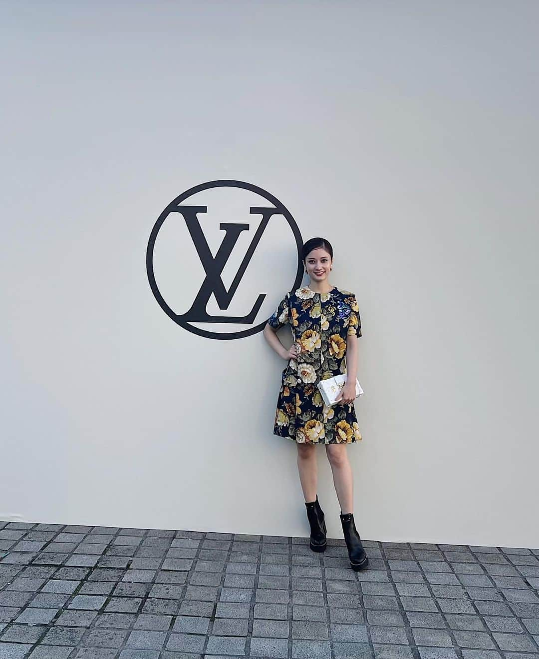 谷まりあさんのインスタグラム写真 - (谷まりあInstagram)「It was really beautiful show.  Thank you for having me @louisvuitton 💕  ヴィトンのショーにご招待頂きました。とても素晴らしいショーに感動と刺激をもらえました。  #louisvuitton  #NicolasGhesquière」10月5日 21時09分 - mariaaaa728