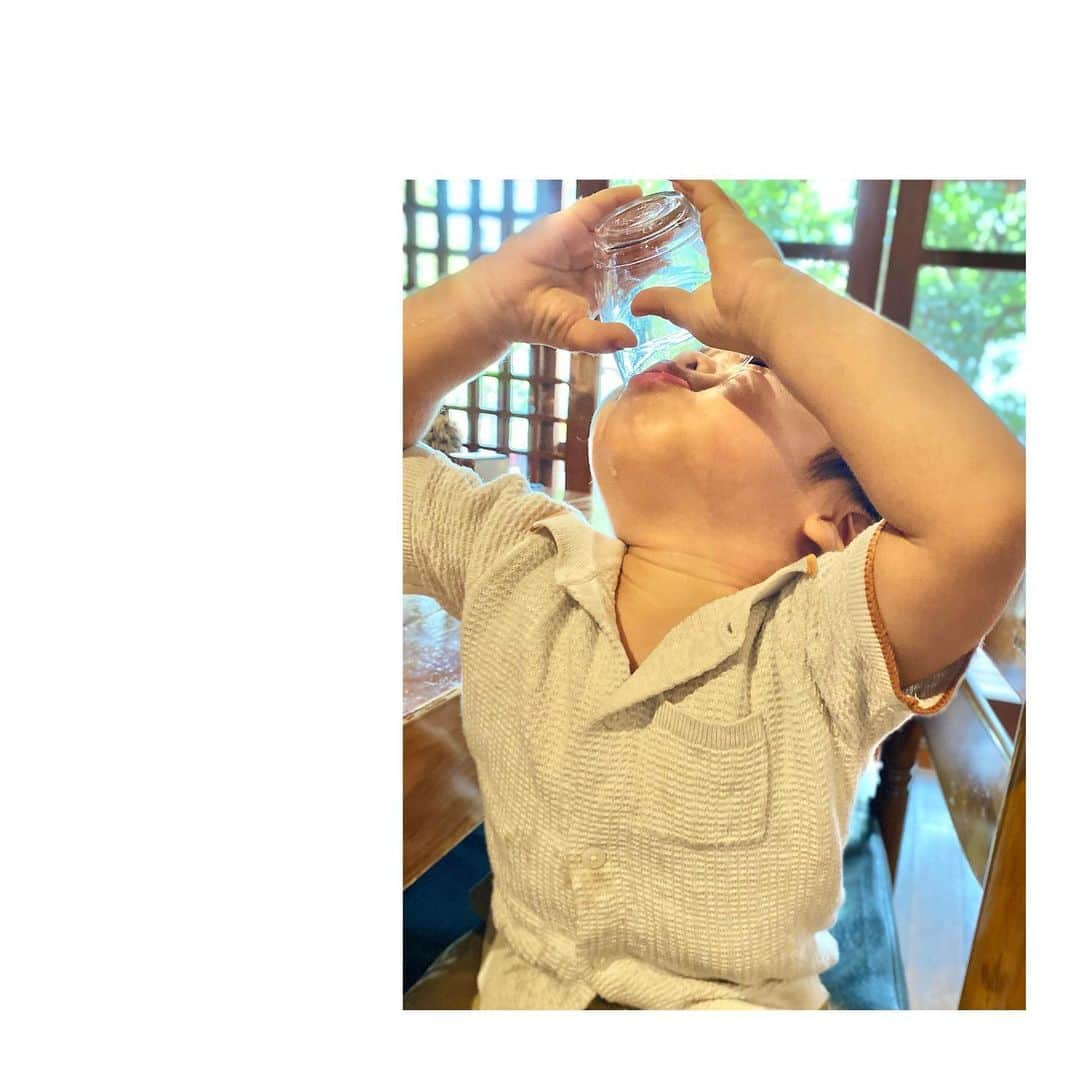 鬼頭由芽さんのインスタグラム写真 - (鬼頭由芽Instagram)「・ 2歳児と行く埼玉の旅４  子連れはいつだって 広いお庭のカフェを探している… ということで 浦和の素敵なカフェ「楽風」へ😌  とても素敵な広いお庭が😍  店内は落ち着いた雰囲気なので お子様がいる時はできればテラス席がいいかも！？ですが やっぱりママも美味しいお茶を頂けて 子供は広々歩き回れるお庭があるのは魅力的🥺✨  息子も店内では極力静かに絵本を読む、 椅子の文字を読む、机の上のでっぱりをいじる、 水を一生懸命飲むなどしてママに付き合ってくれました😂  さて、明日の朝6時〜9時 FM NACK5にて 「Good Luck ! Morning」ピンチヒッターさせていただきまーす！  よければ聞いてください☺️ メッセージも是非！！！」10月5日 21時12分 - xxyumeyumexx