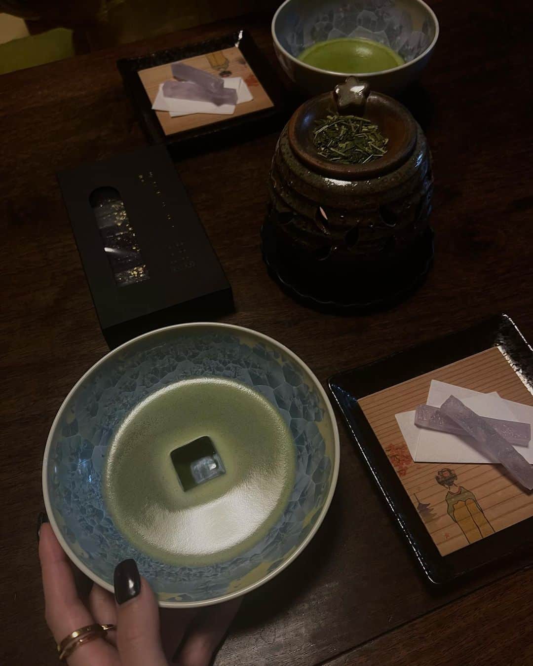 梯真奈美さんのインスタグラム写真 - (梯真奈美Instagram)「京都でのお宿は @nazuna.official さんの二条城と御所へ🤍  お部屋中に広がる茶葉のアロマの香りが なんとも言えない心地良さで、 まろやかな抹茶を頂きながらほっと一息🍵😮‍💨  二条城のお宿で頂いたみずみずしい京野菜を たんまり堪能できる朝食が本当に美味しくて 視界もお口も満たされてもう幸せいっぱいに🤲 朝からあんな贅沢な朝食を頂いたのは久しぶりで 心がほっくほくでした🥹  パワーもついてたくさん京都観光できたよ💪🔥 ㅤㅤㅤㅤㅤㅤㅤㅤㅤㅤㅤㅤㅤ ㅤㅤㅤㅤㅤㅤㅤㅤㅤㅤㅤㅤㅤ #京都 #nazuna京都 #nazuna京都二条城 #京都ホテル #京都旅行」10月6日 18時27分 - official_manami