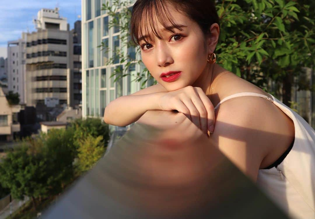 谷本安美さんのインスタグラム写真 - (谷本安美Instagram)「* 〜夏の思い出〜 夕陽が綺麗だった日🌇 ⁡ ⁡ ⁡ ⁡ #ファッション #fashionstyle #服 #洋服 #fashionpost #ワンピース  #eimyistoire #エイミーイストワール #ピアス #ルイヴィトン #louisvuitton #ootd #カメラ #photo #photoshot #写真 #idol #ハロプロ#つばきファクトリー #谷本安美 ⁡」10月8日 13時55分 - ami_tanimoto.official