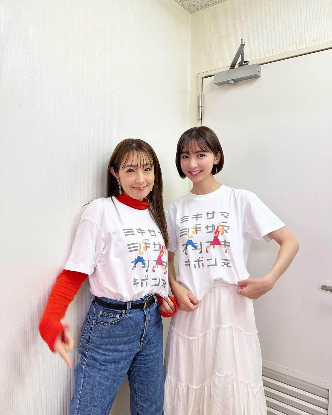 篠田麻里子さんのインスタグラム写真 - (篠田麻里子Instagram)「@mikittyfujimoto  20周年おめでとう🎊🎈㊗️  大沢のあかねちゃんとゲストでお邪魔しました✨ 温かいファンの皆さんありがとうございました😊 愛しのミキティおめでとう㊗️ ロマンティック聞けて最高でした♡ #ミキティ #20周年」10月8日 17時58分 - shinodamariko3