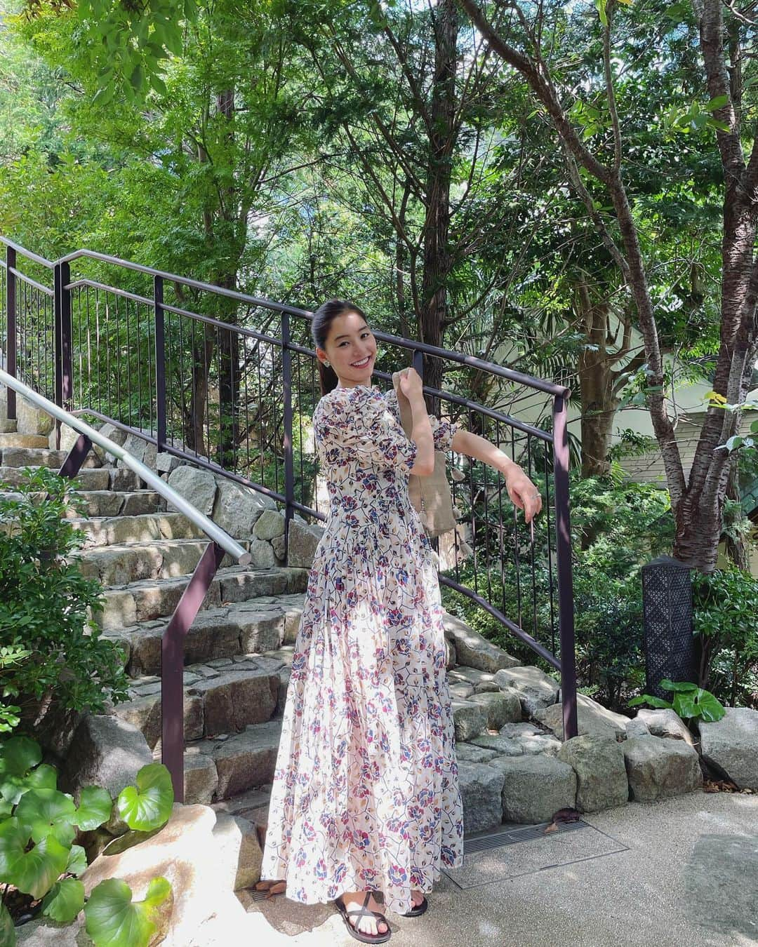 新木優子さんのインスタグラム写真 - (新木優子Instagram)「私服  dress : @isabelmarant  shoes : @isabelmarant  bag : @dior  earring : @iris47_official  ring : @dior  bracelet : @dior   #diorjoaillerie」10月8日 23時14分 - yuuuuukko_