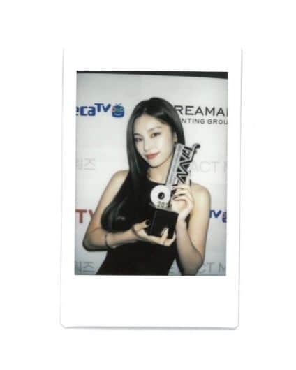 ITZYさんのインスタグラム写真 - (ITZYInstagram)「[ #TMA ] THE FACT MUSIC AWARDS BEHIND PHOTOS🖤  #ITZY #MIDZY  #더팩트뮤직어워즈」10月9日 0時18分 - itzy.all.in.us