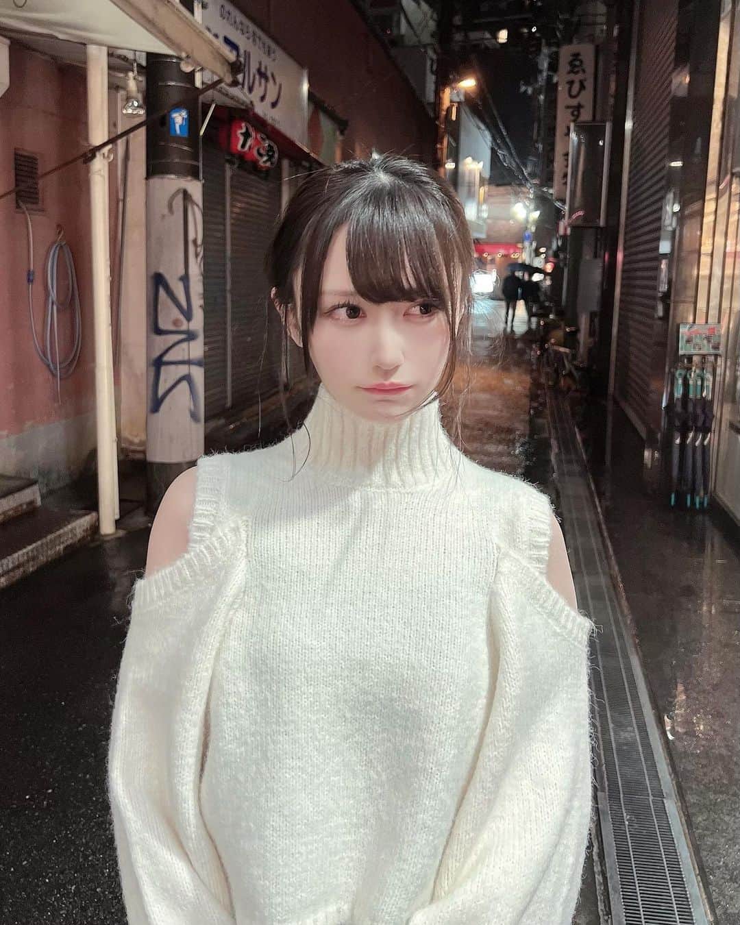 山本望叶さんのインスタグラム写真 - (山本望叶Instagram)「みんな白ニット好きでしょ  #ootd #code #コーデ #秋服 #ニット #mercuryduo #emoda」10月9日 19時33分 - mikana.yamamoto
