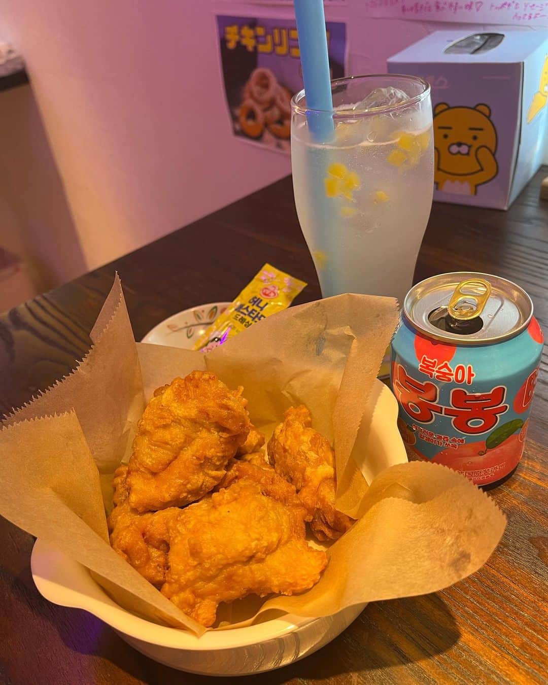 YOUKORINさんのインスタグラム写真 - (YOUKORINInstagram)「韓国の有名チキン屋さん🐔 @hosigi_chicken   関西に出店されたので 行ってきました🫢✨ テイクアウトも出来るので 街ブラにもピッタリ✌️  住所: 大阪府大阪市中央区西心斎橋2丁目8-33AMESON SQUARE 1階   #PR#難波テイクアウト#難波グルメ#難波ランチ#難波ディナー#難波韓国料理#ホシギダブルチキン#大阪韓国チキン#トリドリベース#🇰🇷#韓国料理#食べ歩き#心斎橋」10月10日 13時05分 - xxy0uc0riinxx
