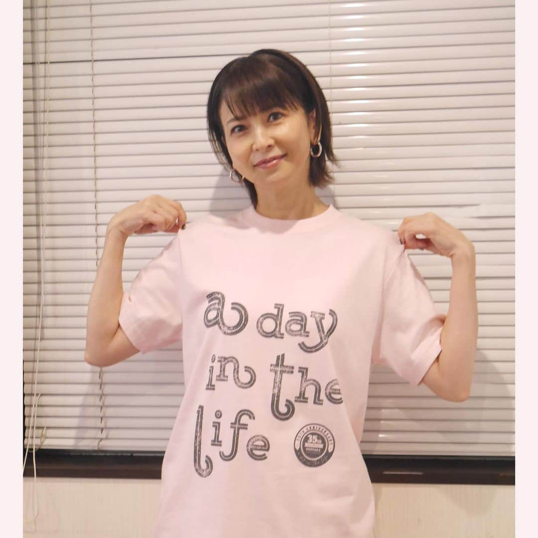 森高千里さんのインスタグラム写真 - (森高千里Instagram)「⁡ 森高千里 35th Anniversary ｢a day in the life｣ 10月10日「豊洲PIT」終了しました！   私らしい35周年のライブ｢a day in the life｣ができたと思います。 みなさんいかがでしたか？   こうして３５周年アニバーサリーライブのステージに立てて感謝の気持ちで一杯です。 応援してくださる皆さんのおかげです。本当にありがとうございます。     最高の盛り上がり楽しかったです！ ありがとうございました。   会場に来る事ができなかった方は、 12月18日のWOWOWの放送楽しみにしていて下さいね～。  そして、 35周年イヤーライブ始まったばかりです。♪ 次はZEPPツアーです！   【35周年Anniversary　森高千里2023ライブvol.1　「ロックはダメなのストレートよ」】   ●2023年1月14日(土)　 北海道　Zepp Sapporo／開場16:15　開演17:00   ●2023年1月21日(土)　福岡　Zepp Fukuoka／開場16:15　開演17:00   ●2023年1月28日(土) 東京　Zepp Haneda （TOKYO）／開場16:15　開演17:00   ●2023年2月3日(金) 愛知　Zepp Nagoya／開場17:45　開演18:30   ●2023年2月5日(日) 大阪　Zepp Namba／開場16:15　開演17:00   ●2023年2月15日(水) 神奈川　KT Zepp Yokohama／開場17:45　開演18:30   #chisatomoritaka #森高千里 #35thAnniversary #ライブ #東京都江東区 #豊洲PIT」10月10日 20時13分 - chisatomoritaka_official