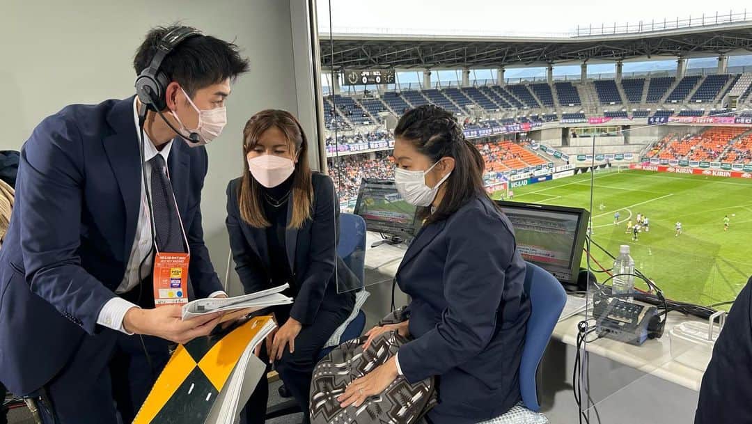 鮫島彩さんのインスタグラム写真 - (鮫島彩Instagram)「⁡ ⁡ 🇯🇵なてしこジャパン vs ニュージーランド🇳🇿 ⁡ ⁡ ご視聴ありがとうございました！ ⁡ ⁡ 澤さんと一緒にサッカーのお仕事をさせていただけて幸せMAXでした🙇‍♂️✨ ⁡ ⁡ 11月にはイングランドとの親善試合があります🏴󠁧󠁢󠁥󠁮󠁧󠁿 頑張れなでしこ💪🔥 ⁡ ⁡ ⁡ #なでしこJapan ⁡」10月10日 20時18分 - aya_sameshima