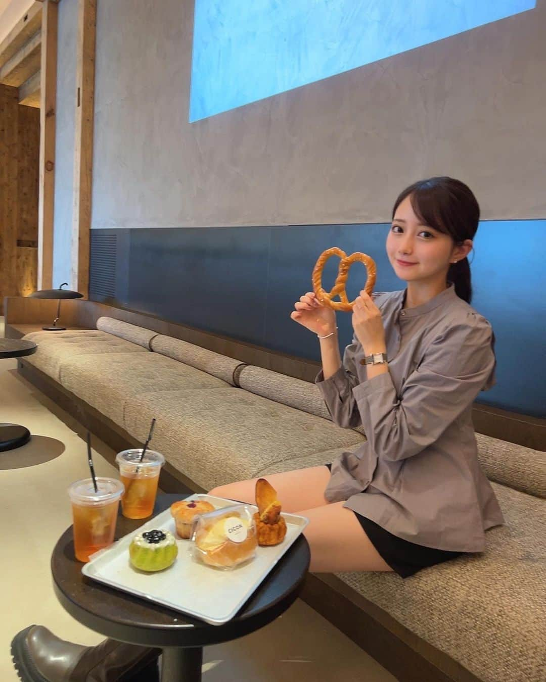 MIYUさんのインスタグラム写真 - (MIYUInstagram)「2日目のホテル @nohgahotel.kiyomizu 💡  一階のカフェの居心地が良すぎて、 観光に行くことを忘れて長居してました☕️笑 それくらい素敵な空間..🥨  @cicon_by_nohgahotel のパンも とても美味しかったのでオススメ🥯🫶🏻 屋上のルーフトップバーは雨で行けなかったので 次回リベンジします🥂  #京都ホテル #京都旅行 #kyoto #nohgahotel」10月10日 21時08分 - miyu__.oo