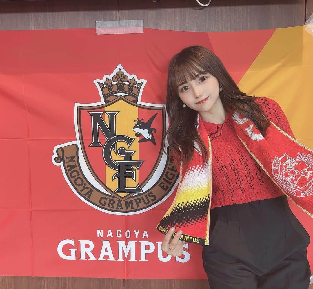 加藤里奈さんのインスタグラム写真 - (加藤里奈Instagram)「⋆  グランパスvs サンガ戦 京都にて観戦してきました⚽️  めちゃめちゃ楽しかったー！！  コワーキングスペースでの 旅行プランで行ったんだけど、 外での観戦もできるし、中での観戦もできるし快適だった🤍  アンケートに応えてゲットした タオル振り回しながらグランパス応援しました📣⚽️  やっぱり歓声ありの試合は楽しい！！ 現地の迫力を感じながら見れてよかったです〜❤︎  14時キックオフだったんだけど 早めに前乗りして、ボルダリング体験したり、Esports体験したり、 色々アクティビティも楽しめました😚  ボルダリングめちゃ楽しかったー！ けど次の日の筋肉痛がやばかった（笑）  また行きたいなー🤭  #グランパス #サッカー観戦 #グランパスvsサンガ #名古屋グランパス #サッカー好きな人と繋がりたい #サッカーユニフォーム #グランパスくん #グランパスサポーター #グランパス女子 #プチ旅行 #スポーツ観戦」10月10日 21時18分 - katoco0326