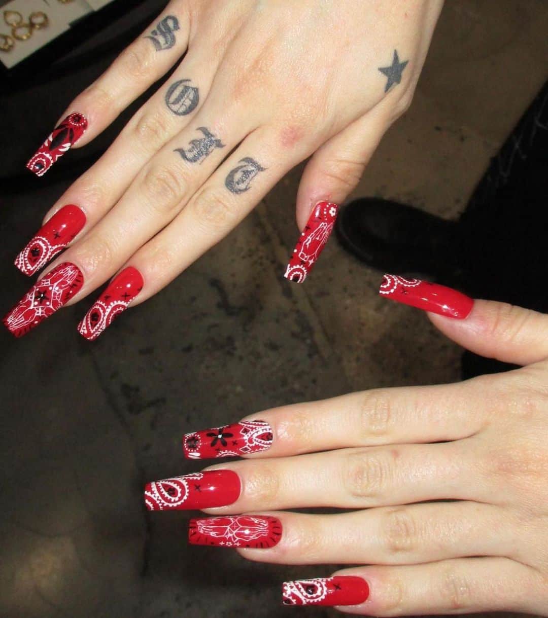 Britney TOKYOさんのインスタグラム写真 - (Britney TOKYOInstagram)「Nails for @gxvebeauty by @gwenstefani 💄💋  #tb #gxvebeauty #gxve #britneytokyo」10月11日 3時06分 - britneytokyo