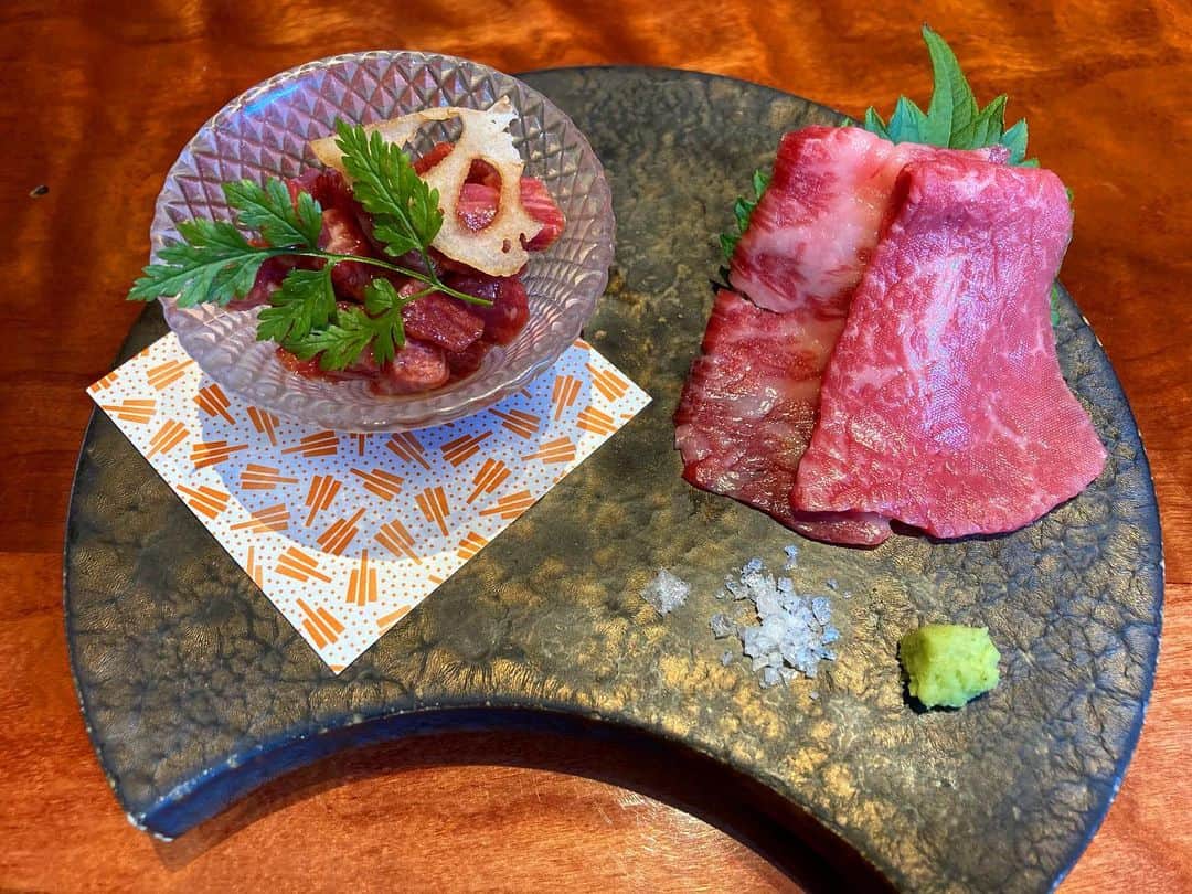竹村真琴さんのインスタグラム写真 - (竹村真琴Instagram)「* みんなで焼肉ランチ🐂❤️ プロテスト同期の甲田良美プロ🏌️‍♀️💚 ツアー優勝してて凄い人なの😊💚 焼肉めちゃくちゃ美味しかったよー🐂❤️ . . . #女子プロゴルファー #プロゴルファー #焼肉ランチ #焼肉会 #肉会 #銀座ランチ #銀座グルメ #銀座焼肉 #銀座山科」10月11日 17時06分 - makototakemura_golf