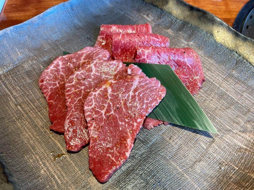 竹村真琴さんのインスタグラム写真 - (竹村真琴Instagram)「* みんなで焼肉ランチ🐂❤️ プロテスト同期の甲田良美プロ🏌️‍♀️💚 ツアー優勝してて凄い人なの😊💚 焼肉めちゃくちゃ美味しかったよー🐂❤️ . . . #女子プロゴルファー #プロゴルファー #焼肉ランチ #焼肉会 #肉会 #銀座ランチ #銀座グルメ #銀座焼肉 #銀座山科」10月11日 17時06分 - makototakemura_golf
