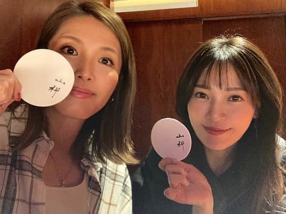 竹村真琴さんのインスタグラム写真 - (竹村真琴Instagram)「* みんなで焼肉ランチ🐂❤️ プロテスト同期の甲田良美プロ🏌️‍♀️💚 ツアー優勝してて凄い人なの😊💚 焼肉めちゃくちゃ美味しかったよー🐂❤️ . . . #女子プロゴルファー #プロゴルファー #焼肉ランチ #焼肉会 #肉会 #銀座ランチ #銀座グルメ #銀座焼肉 #銀座山科」10月11日 17時06分 - makototakemura_golf