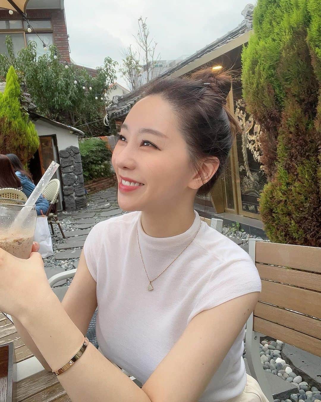 ファン・ボミさんのインスタグラム写真 - (ファン・ボミInstagram)「. 이제 추워보이는 사진☀️」10月11日 17時15分 - bominism71