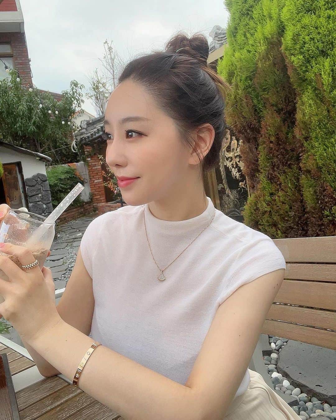 ファン・ボミさんのインスタグラム写真 - (ファン・ボミInstagram)「. 이제 추워보이는 사진☀️」10月11日 17時15分 - bominism71