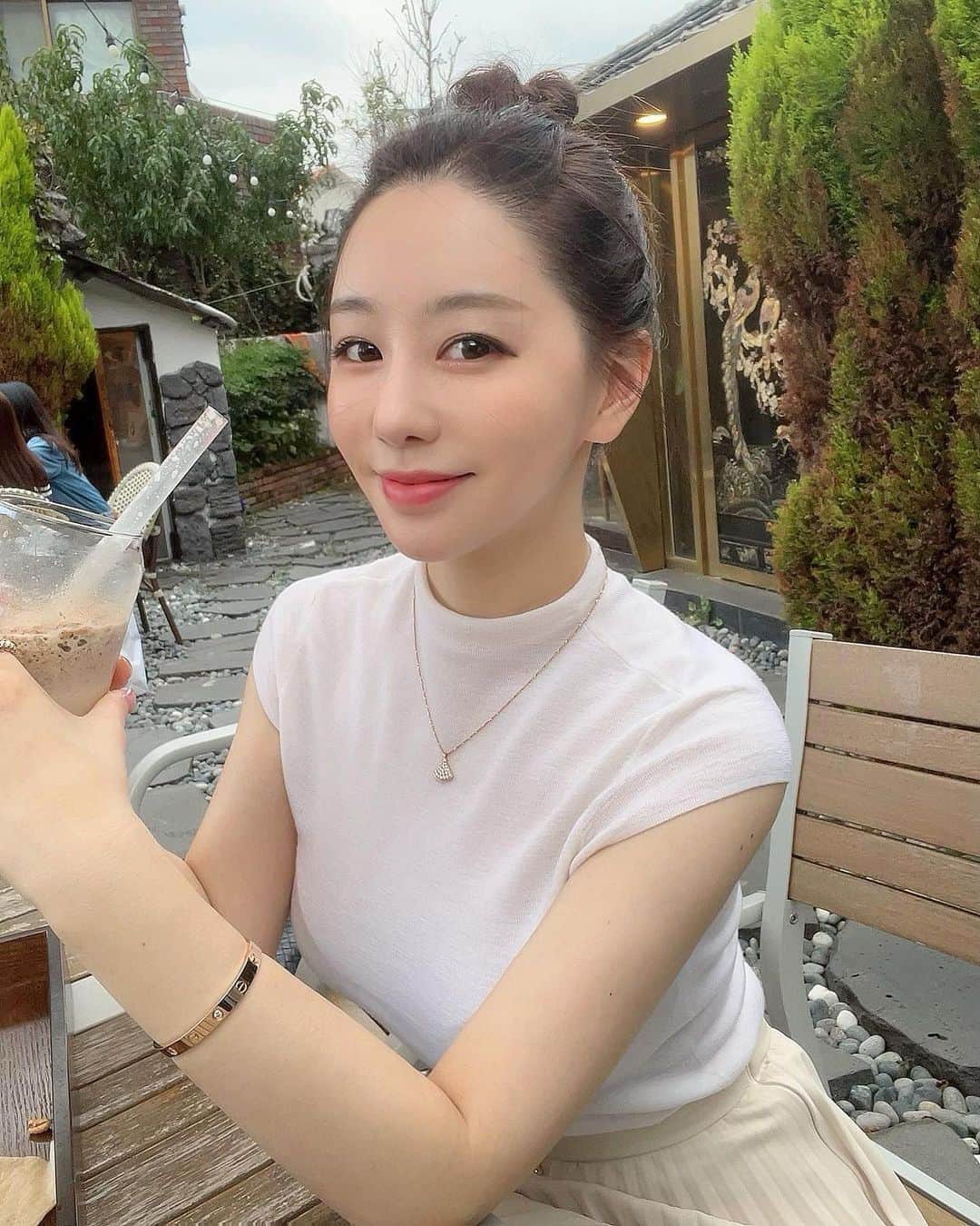 ファン・ボミさんのインスタグラム写真 - (ファン・ボミInstagram)「. 이제 추워보이는 사진☀️」10月11日 17時15分 - bominism71