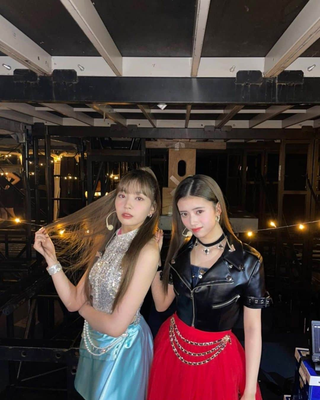 NiziUさんのインスタグラム写真 - (NiziUInstagram)「Light it Up ✨️ WithU ありがとう~~ リマユカ ラップステージ本番直前の写真たち！ 最高に楽しかったです！   16공연 정말 재미있었어요!  위쥬 항상 응원해줘서 감사합니당 ♡ 리마유카 랩 무대 어땠어요~?   Thank you WithUs for supporting us throughout our tour!  Pics of RiMayuka~ Do you like it?   #NiziU #WithU #Light_it_Up #リマユカ」10月11日 20時59分 - niziu_artist_official