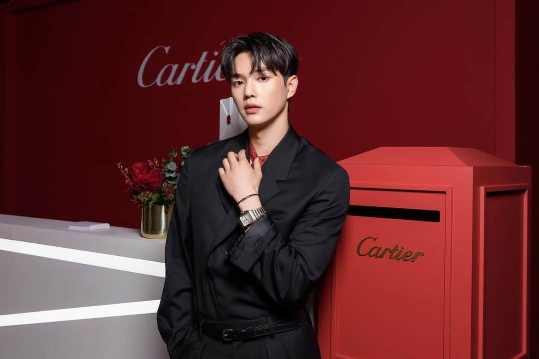 ソン・ガンさんのインスタグラム写真 - (ソン・ガンInstagram)「☺️😊 #광고 #까르띠에 #까르띠에메종청담 #Cartier #Cartierseoul」10月12日 10時26分 - songkang_b