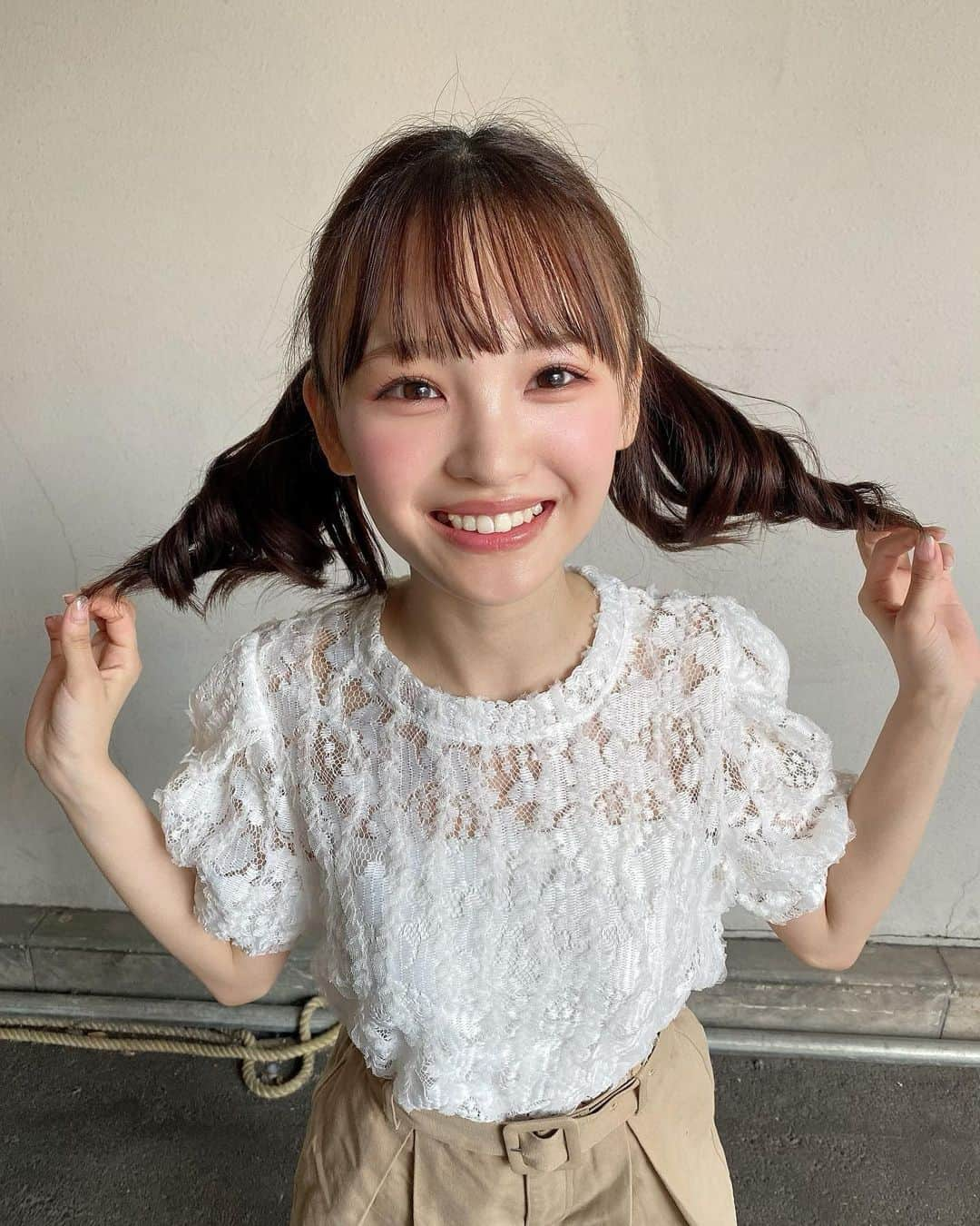 新澤菜央さんのインスタグラム写真 - (新澤菜央Instagram)「君のためにツインテールしたからかわいいって言ってくれないと困る🥺 ⠀ ⠀ ⠀  このボトムスかわいい系でもかっこいい系でも合わせられるから好き♡  甘めにしたくてレース合わせたよ🎀  #彼女の私服がかわいい #低身長コーデ #156cm #sサイズコーデ #縦ロールツインテール #レーストップス #ガーリーコーデ #shein #jouetie #drmartens」10月12日 20時20分 - _shinshin_48