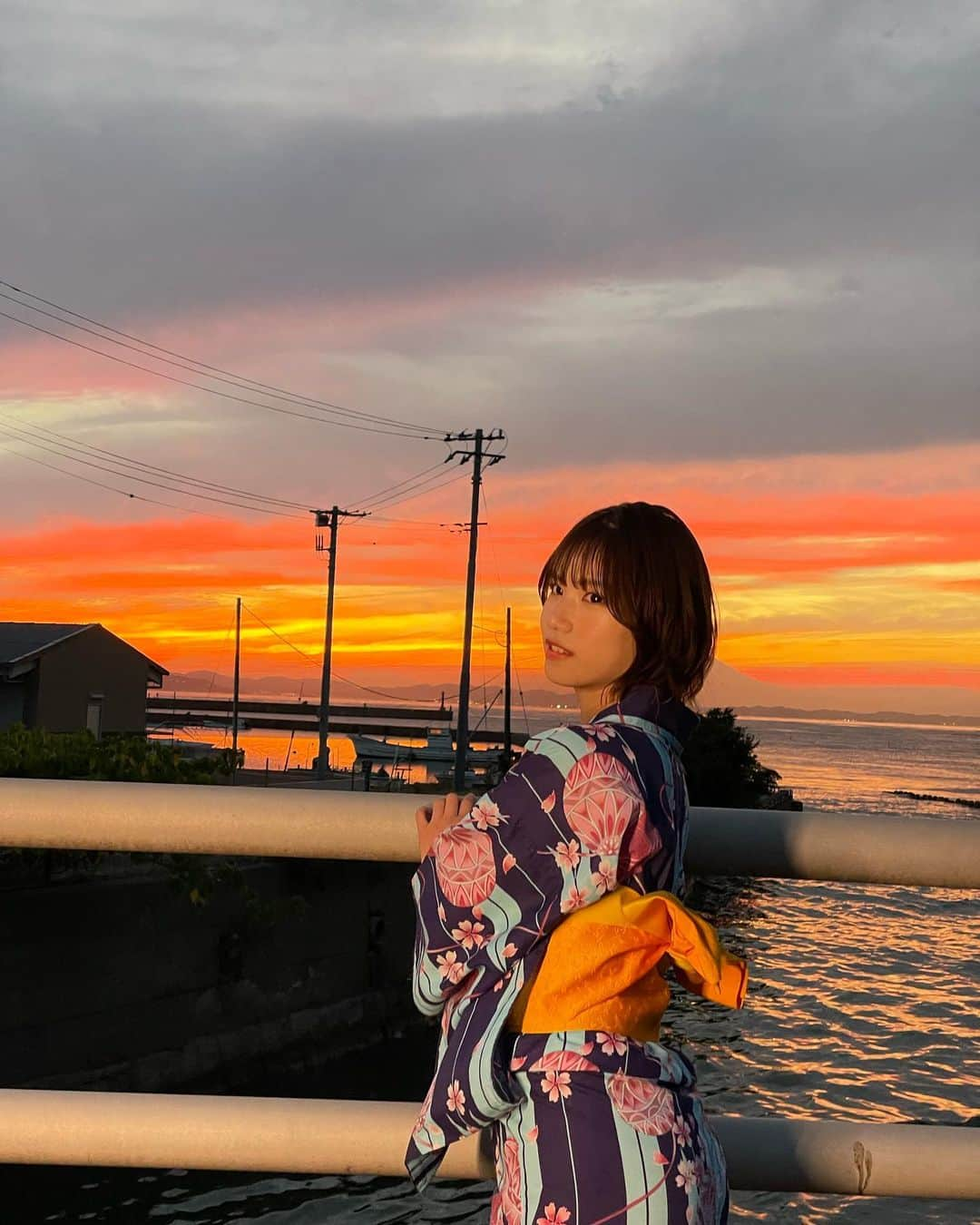 村上りいなさんのインスタグラム写真 - (村上りいなInstagram)「浴衣と夕日と･:*+.  #instagood #followme #selfie #beautiful #photooftheday #cosplay #japanesegirl #idol#love #漂亮 #泳衣 #攝影 #拍照 #偶像 #데일리　#좋아요　#셀카　#팔로우　#셀피」10月12日 22時36分 - riina_murakami