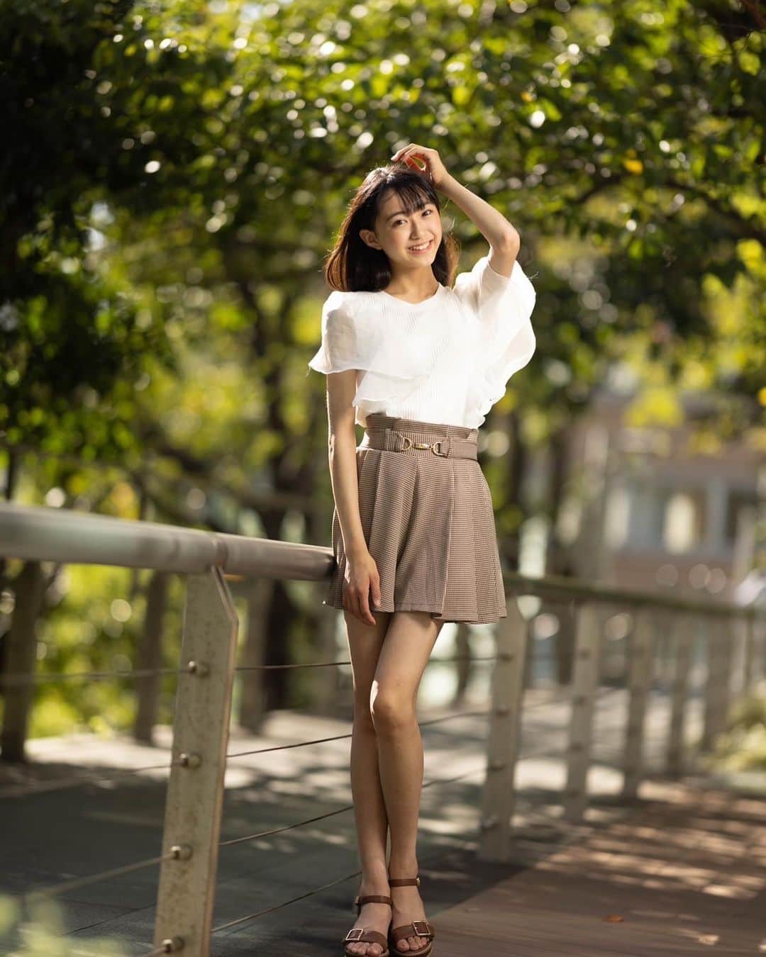 新潮社「ニコラ」さんのインスタグラム写真 - (新潮社「ニコラ」Instagram)「ひまりです。 夏服納めに、お気に入りのコーデで写真を撮りました。  トップスはフリルがとてもふわふわしていてガーリーさ満点🥰 スカートは新ニコモの私服紹介でも着たフレアスカートです！ 秋服としてもいけそうです。  トップス⑅⑅⑅one way スカート⑅⑅⑅one way  #国本姫万里#ヒマリ #ニコモSNAP#ニコモ#ニコラ#nicola#中学生#jc1#今日のコーデ#今日のコーデ#ootd#오오티디」10月13日 16時15分 - nicola_snap